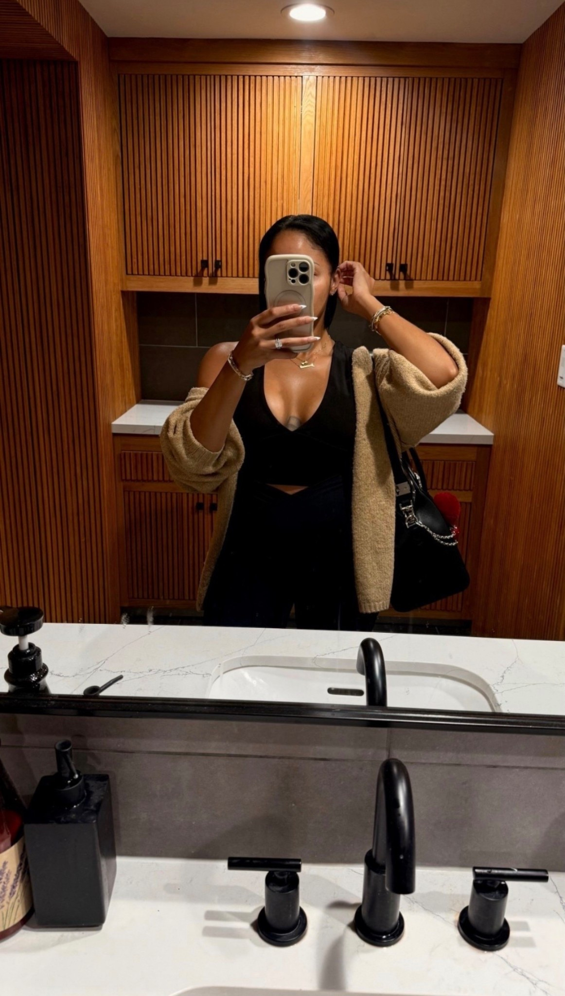 This Texas weather is still giving summer, but I’m always cold when I’m inside place. So this cute comfy look is perfect for running errands. I tie the cardigan around my waist when I’m outside, and put it on when I’m cold inside!

#LTKActive #LTKStyleTip #LTKFindsUnder100