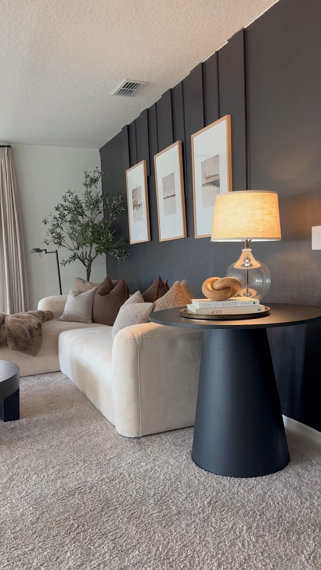 This gorgeous table is currently on sale for cyber week! 🚨😍




Home
Home decor
Black round table
Home finds
Furniture 

#LTKSaleAlert #LTKHome