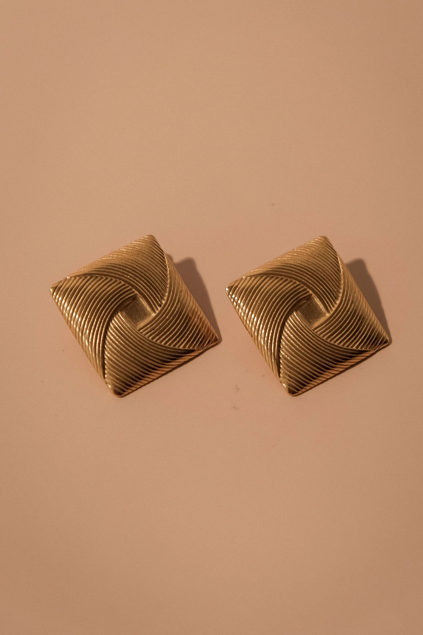 Indira Twisted Square Earrings - Gold | MESHKI US