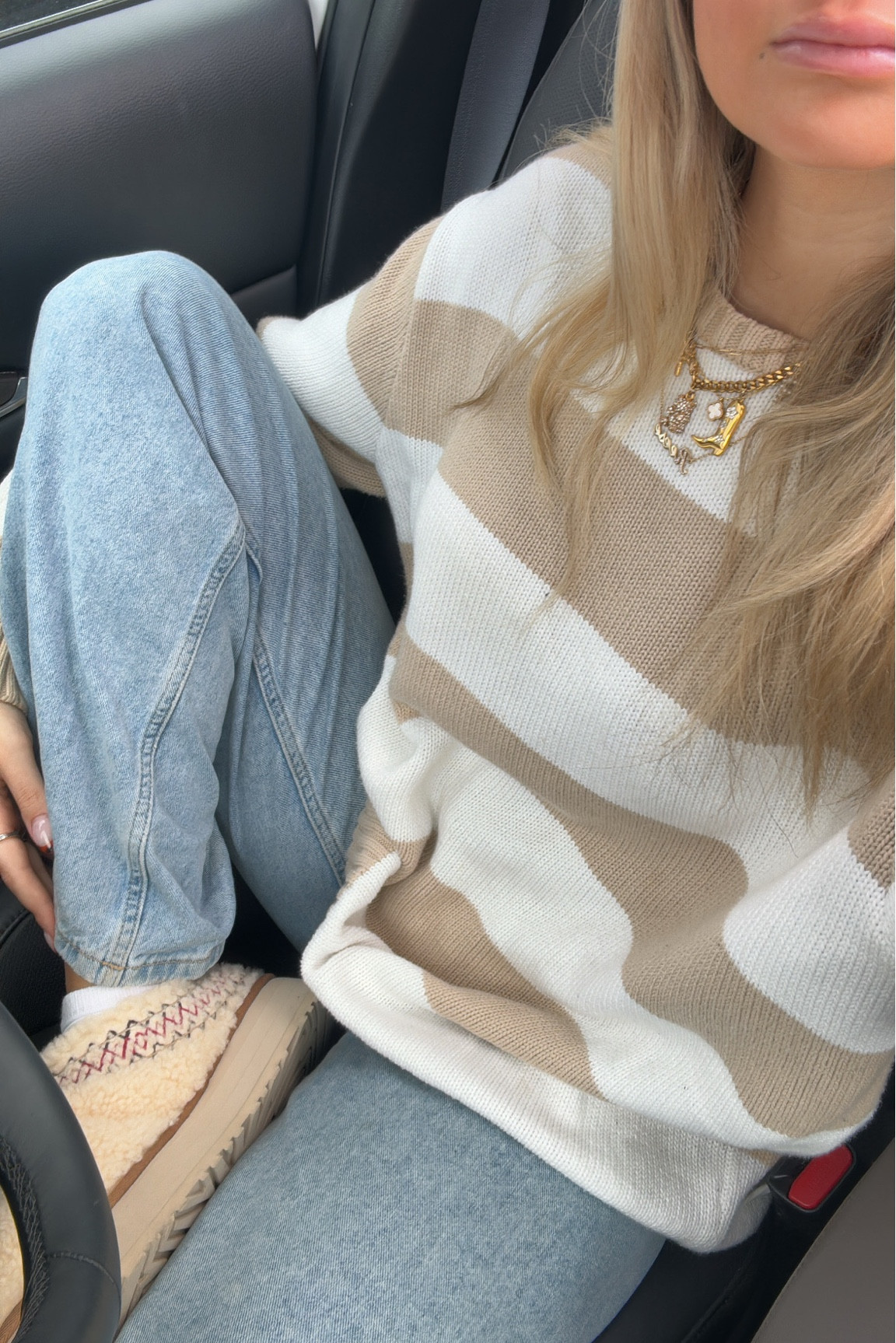 Comfiest cutest outfit ever. You need these Uggs  

#LTKGiftGuide #LTKstyletip #LTKfindsunder100