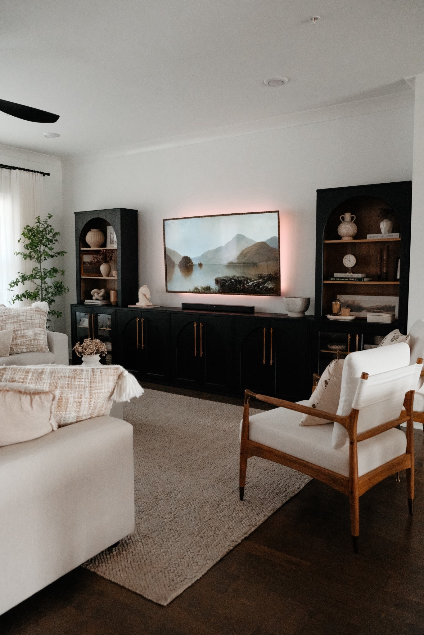 Modular console media 

#LTKHome