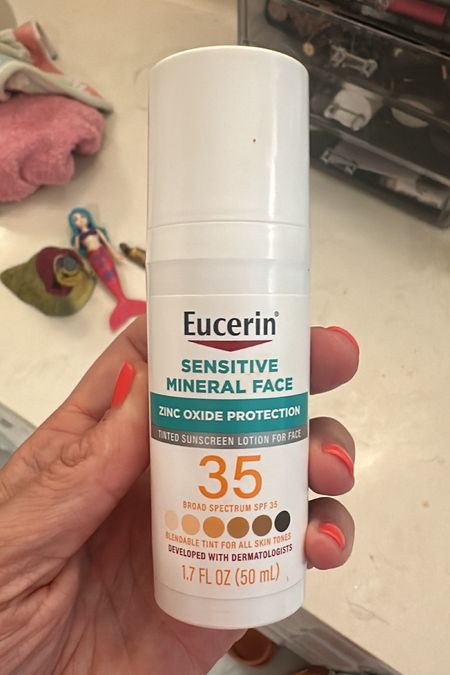 Sun tinted mineral face sunscreen by Eucerin. Matches your color! 


#LTKFindsUnder50 #LTKSeasonal #LTKBeauty