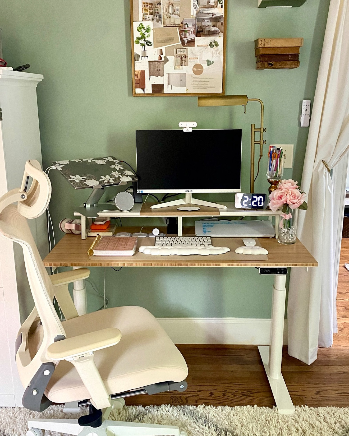 ✨My blogging home office
got a chic refresh...🌸

Step into my world of productivity and creativity! I’m loving this new brass pharmacy table lamp. It’s the perfect mix of functional and chic! 

Join me as I transform my space into the ultimate feminine home office oasis, where organization meets comfort and style.

These would make perfect gifts for the boss babe!

#HomeOfficeGoals #FeminineWorkspace
#CreativeCorner #Amazonfinds
#feminineoffice #workfromhome #workspace

#LTKGiftGuide #LTKHome #LTKSaleAlert