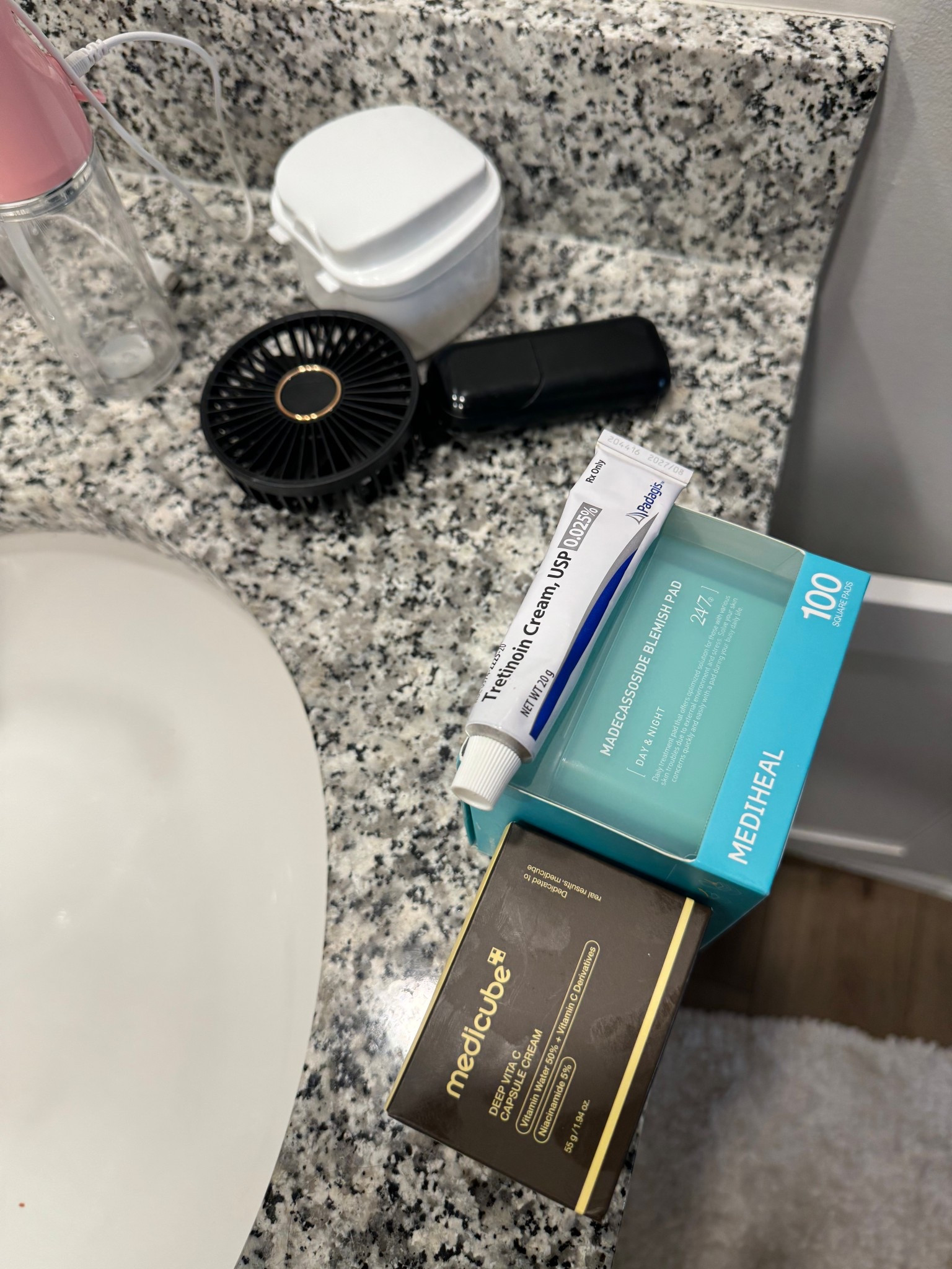 These 3 products have my skin ✨

#LTKselfcare #LTKgrwm #LTKmorningroutine