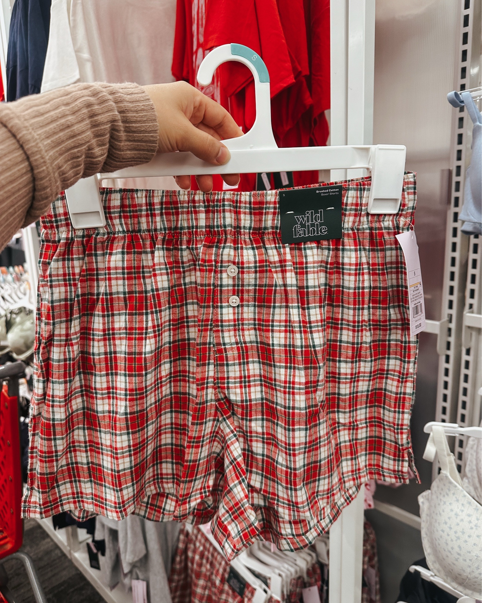 Target home finds 
Pajama bottoms
Gift ideas 
Gingerbread mugs
Plaid pillows, blankets
Wall art
Mini wreath 

#LTKSeasonal #LTKHoliday #LTKHome