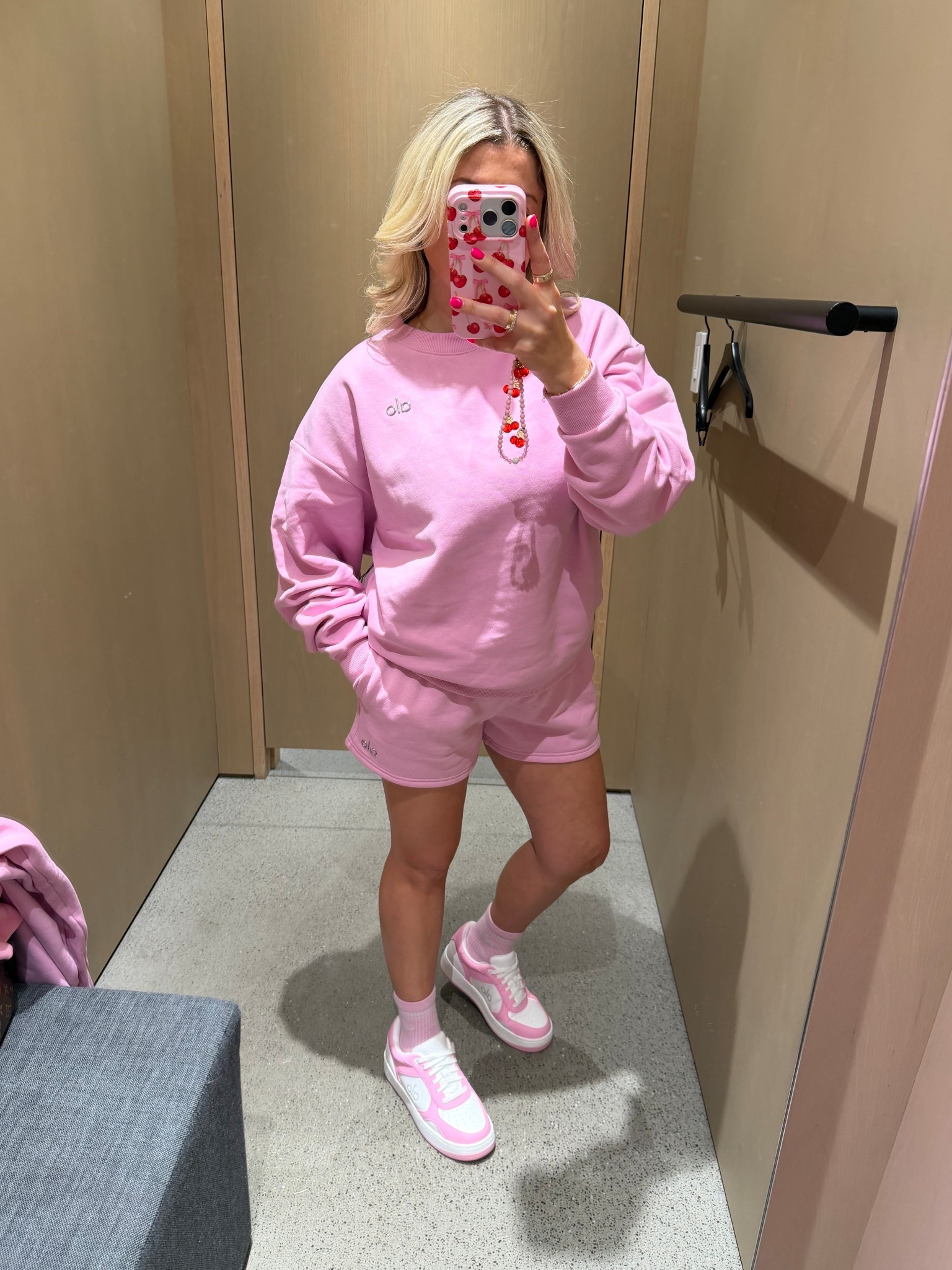 Alo candy heart pink! 
Size small
Alo sneakers tts

#LTKValentine #LTKootd