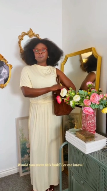 Getting ready for the office in my absolute favorite dress. Would you wear this look to work?
#officeoutfit #grwm  #workwear  #stylinginspo  #chicstyle