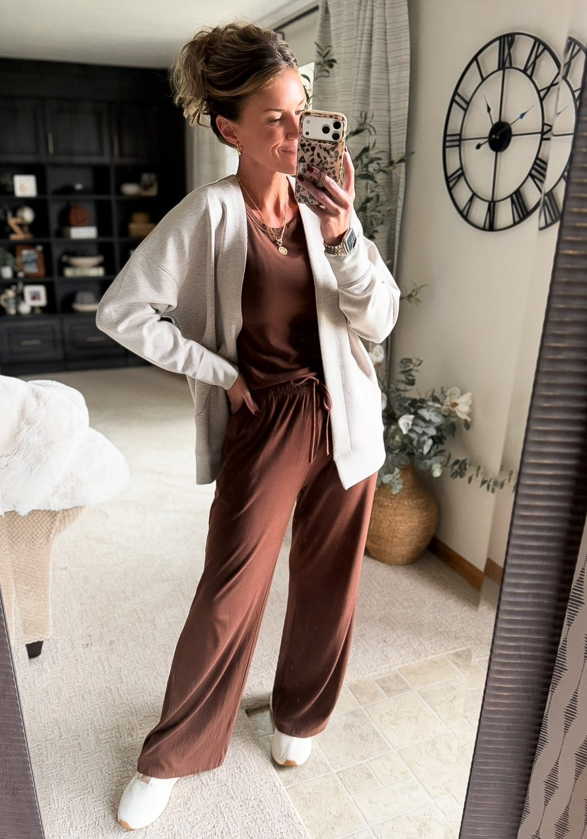 Very comfy OOTD
Set/ medium 31 inseam
Cardigan/ XS (runs oversized)

#LTKOver40 #LTKSeasonal