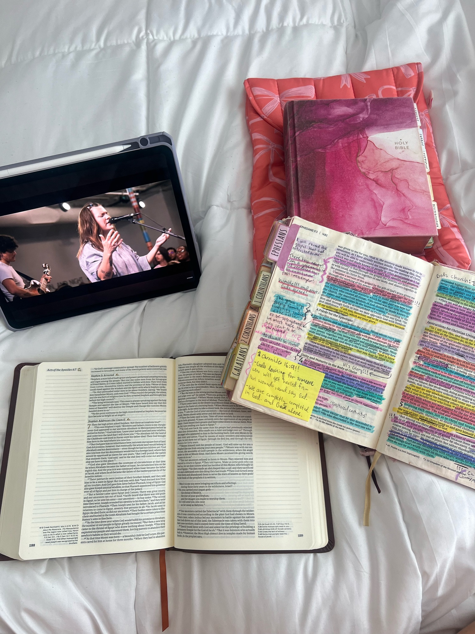 my morning bible study set up…it’s perfect to me 🙂🎀💘





#morningroutine #biblestudy #girly 