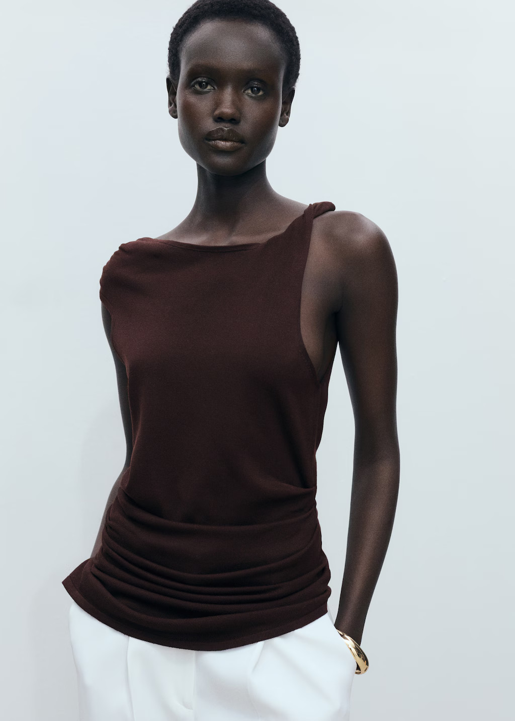 Asymmetrical fine-knit top | MANGO (UK)