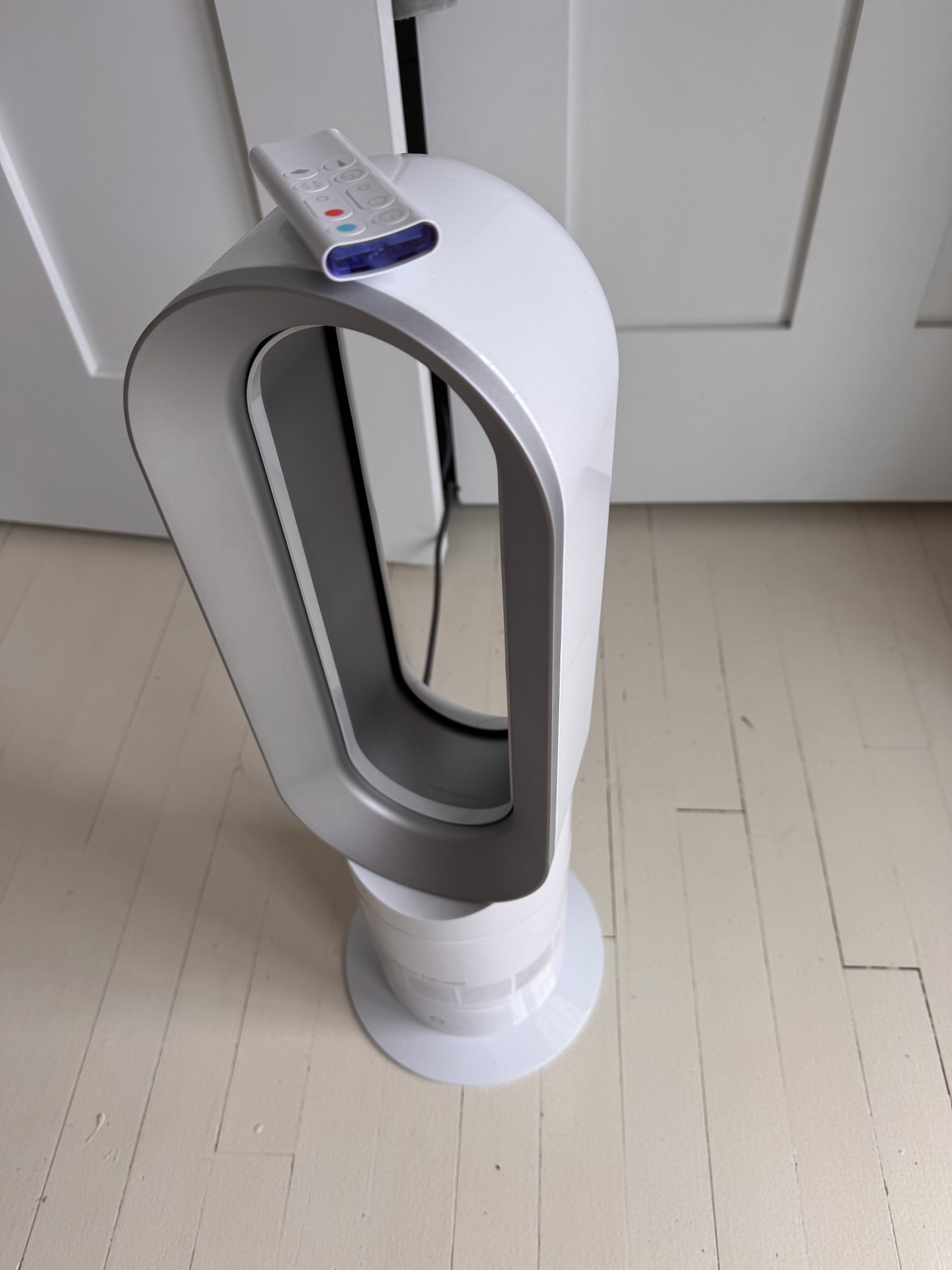 @dyson Hot and Cool fan is today’s special value over @qvc! Space heater and fan in one! Smaller size makes it perfect for table top or floor. #ad #loveqvc 

#LTKOver40 #LTKSaleAlert #LTKFamily