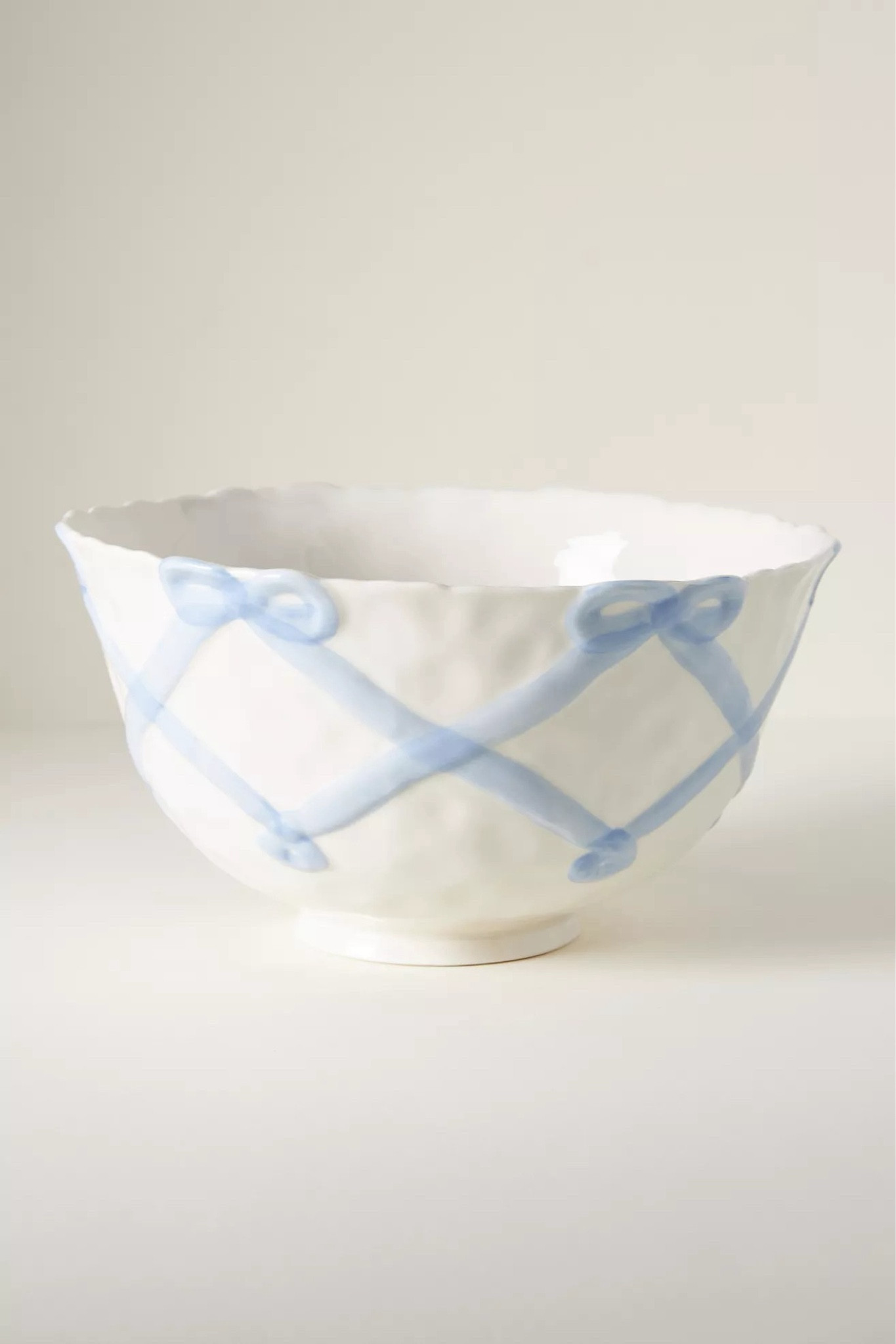 blue bow serving bowl 🤍

#LTKHome