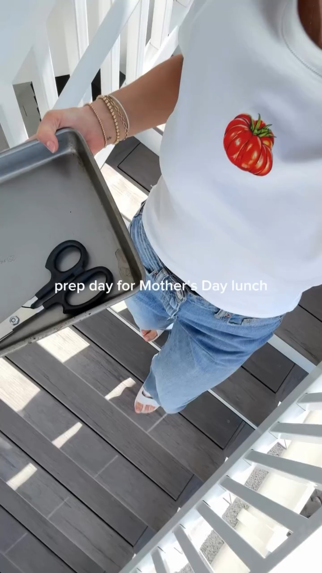 Linked some similar foodie tees! this one was a local store buy 🍅

#privatechef #foodclothes #chefsdinner #mealprep #foodprep #herbgarden #herbs