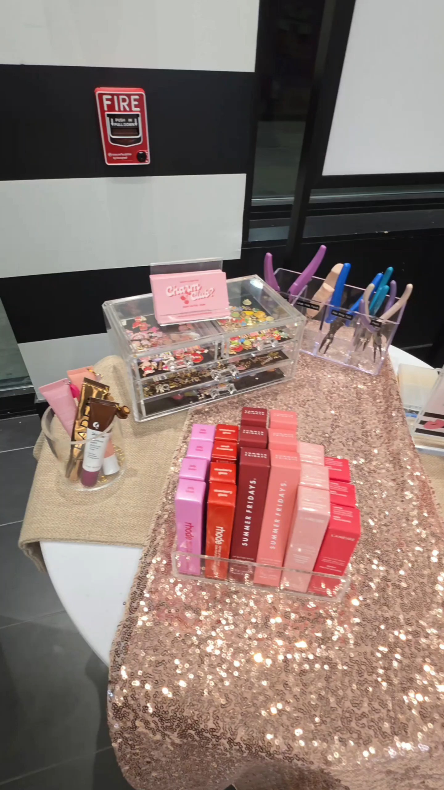  POV: You found lip balm heaven. ☁️💄

I’m standing in front of the "Big Three" and I can’t decide! Do I go for:
• 🍓 Rhode (for that high-gloss finish)
• 🌷 Summer Fridays (for the best scents)
• ✨ Laneige (for the ultimate hydration)
Which one are you grabbing first? Let me know in the comments! 

#SephoraFavorites #RhodeStrawberryGlaze #BeautyMustHaves #TrendingNow #LTKunder50 #SkincareEssentials #LipGlow

 

#LTKselfcare #LTKBeauty