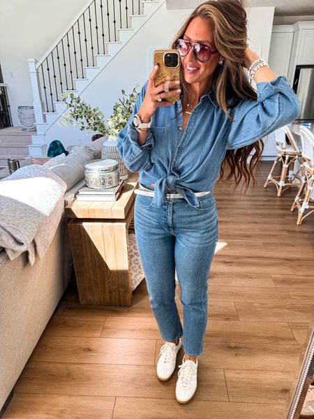 Another day another way of wearing the Canadian tuxedo and I love this combo so much it is so springy and fresh size medium tunic and size 29 denim

#LTKover40 #LTKmidsize