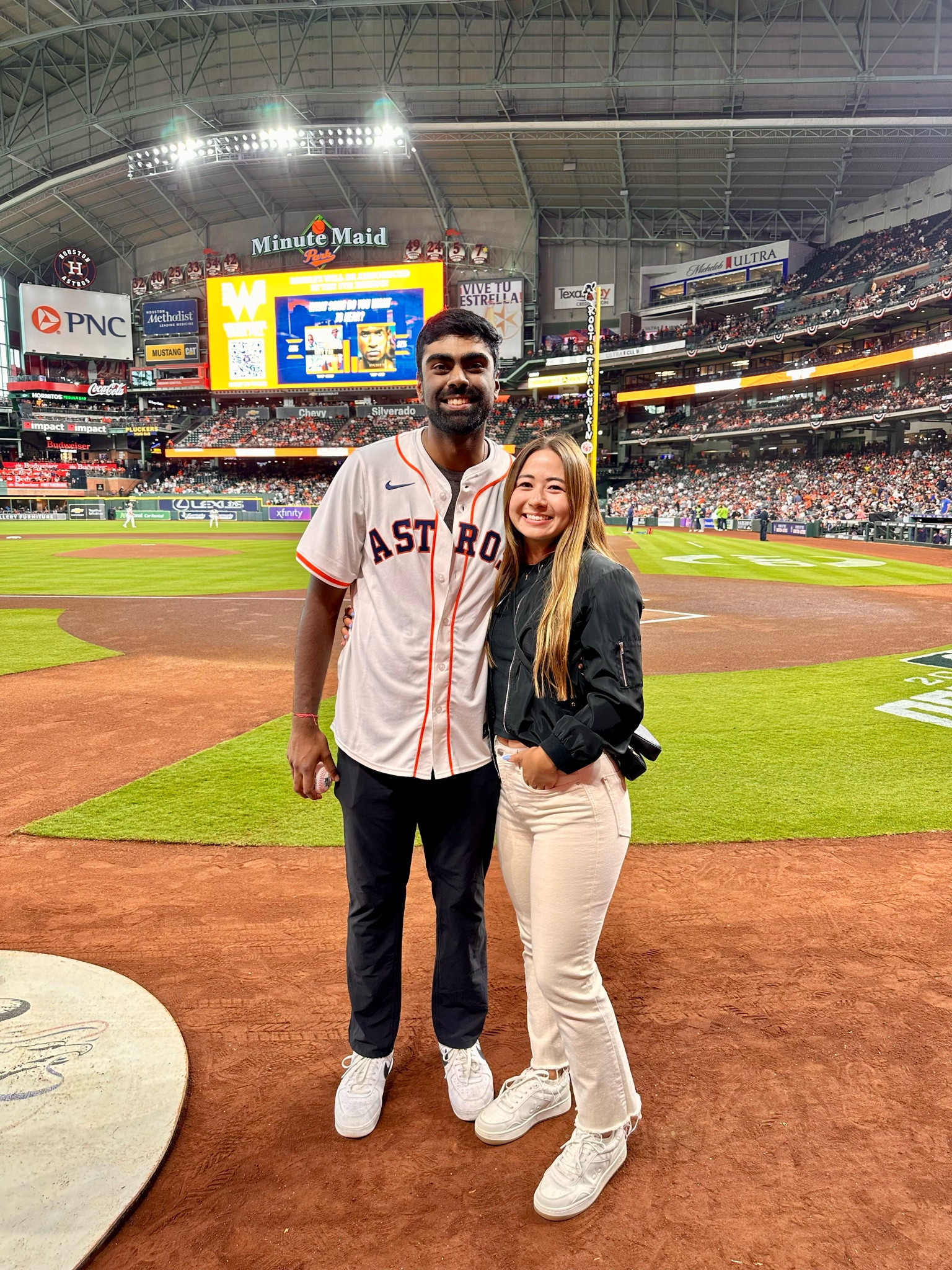 My go to date night fit for a baseball game or other outing :) 

#LTKfindsunder50 #LTKstyletip #LTKSeasonal