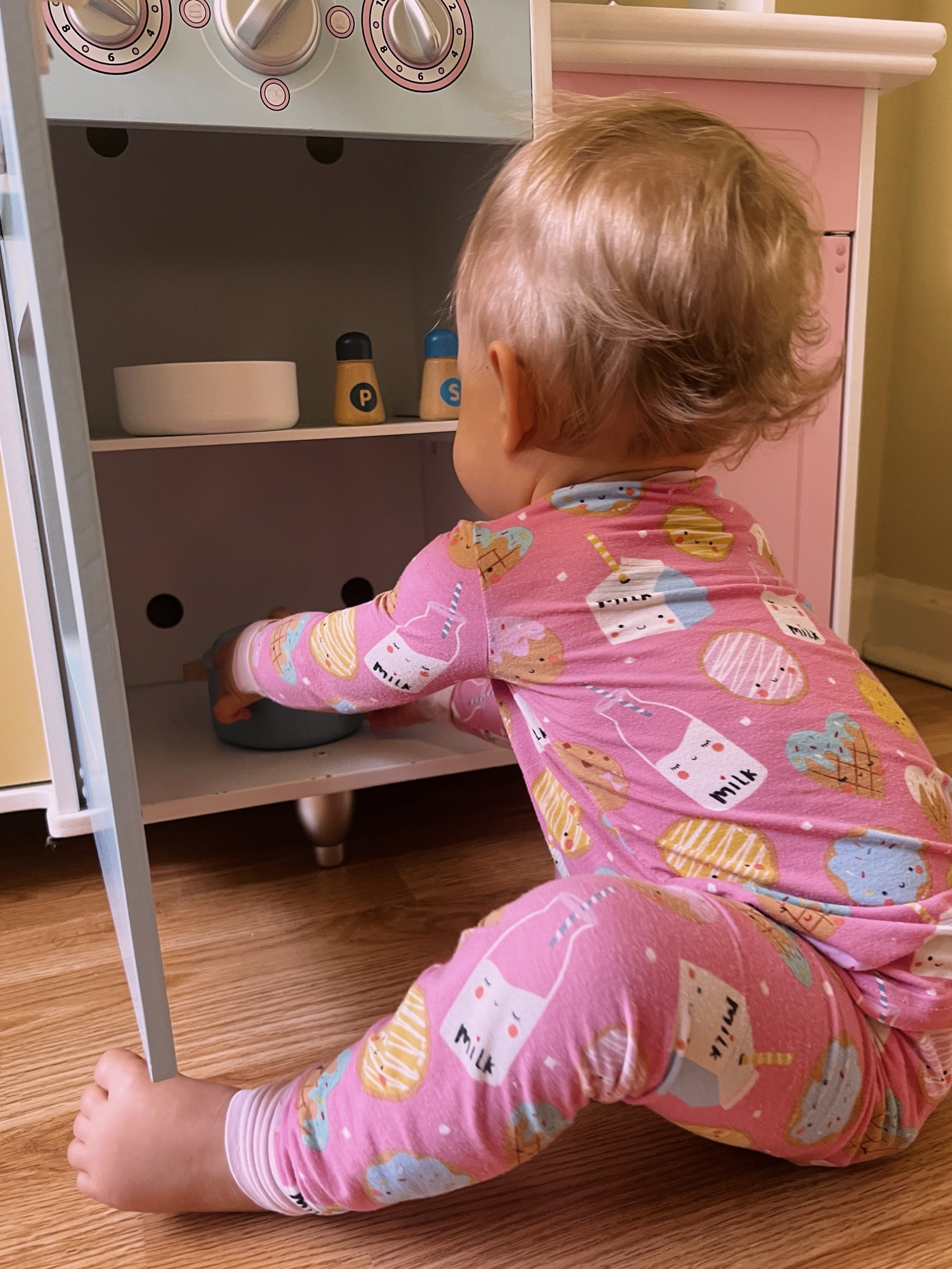 The best wooden kitchen pots and pans — with a spoon and spatula and salt and pepper!!!

#LTKHome #LTKBaby #LTKKids