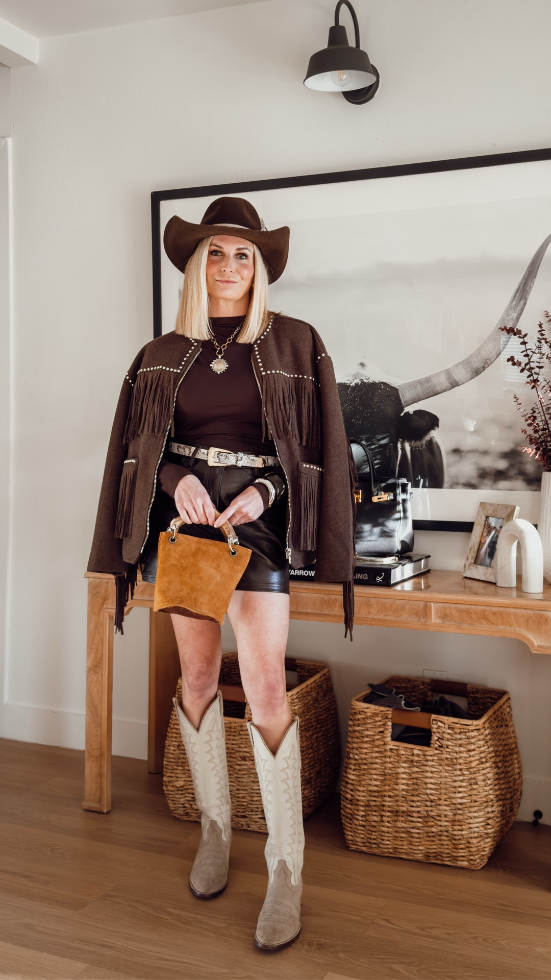 Obsessed with this brown fringe western jacket 🤎 wearing a S

#LTKootd #LTKstorytime #LTKgrwm