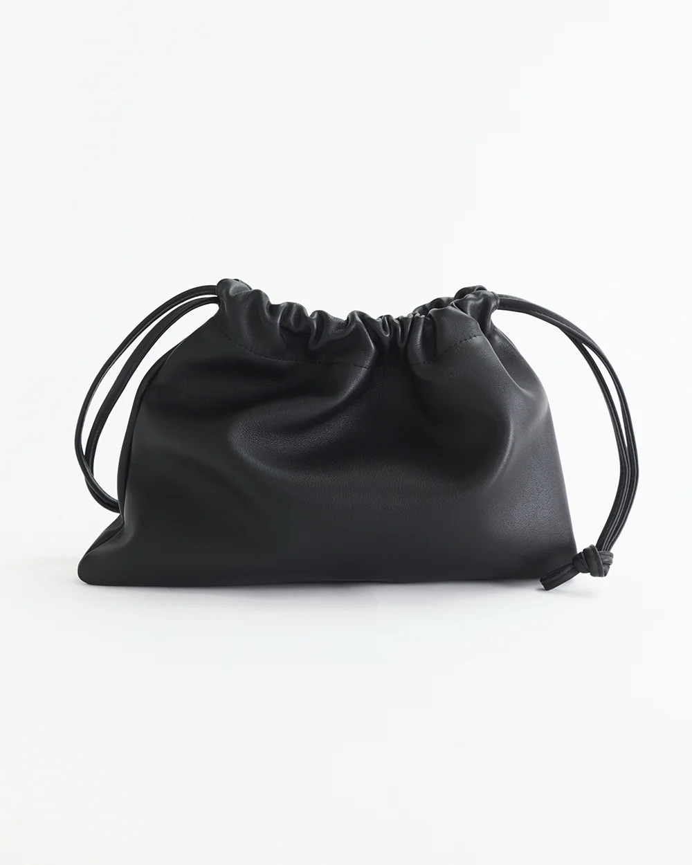 Fin Drawstring bag in black | The Horse (US, AU, UK, NZ)