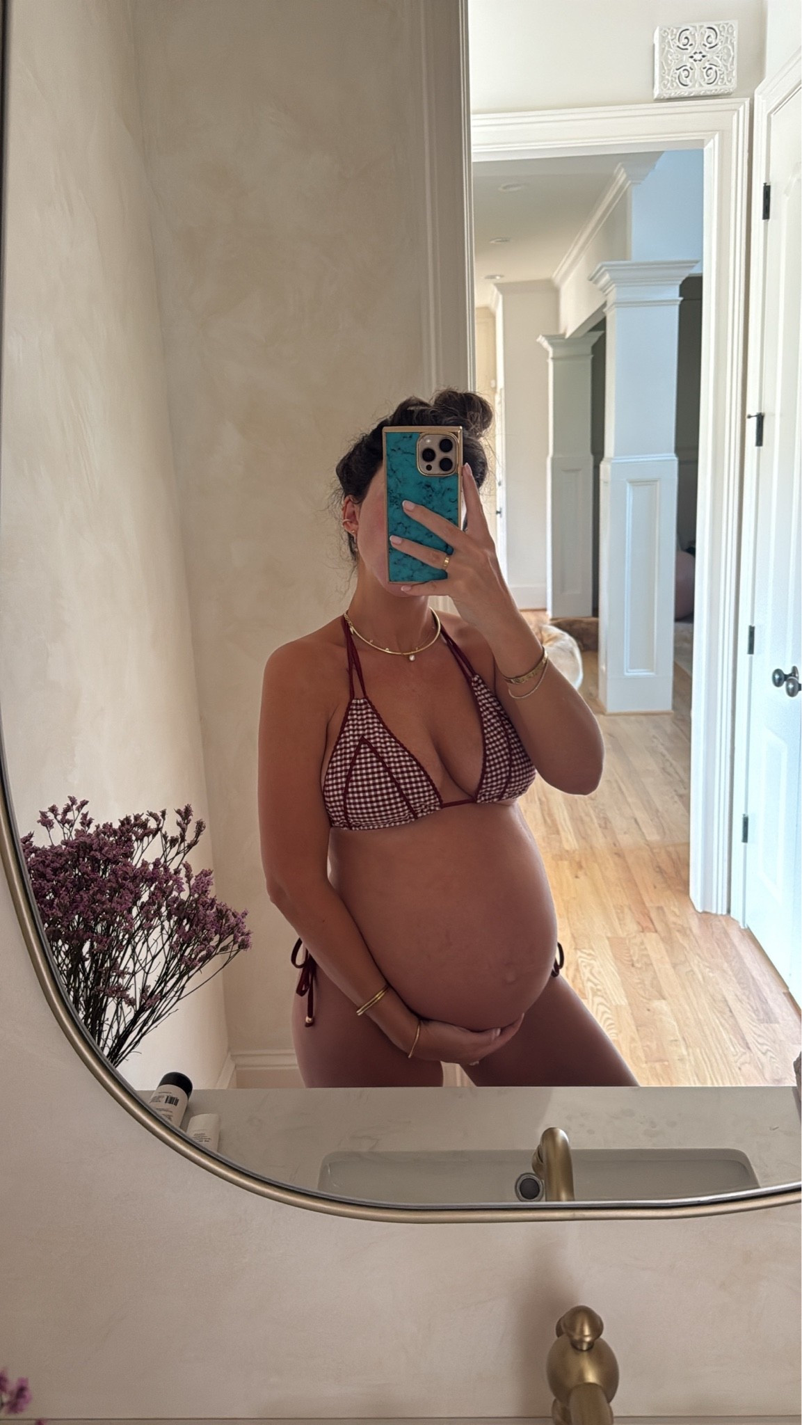 Medium in top  & bottom

#LTKBump #LTKSwim