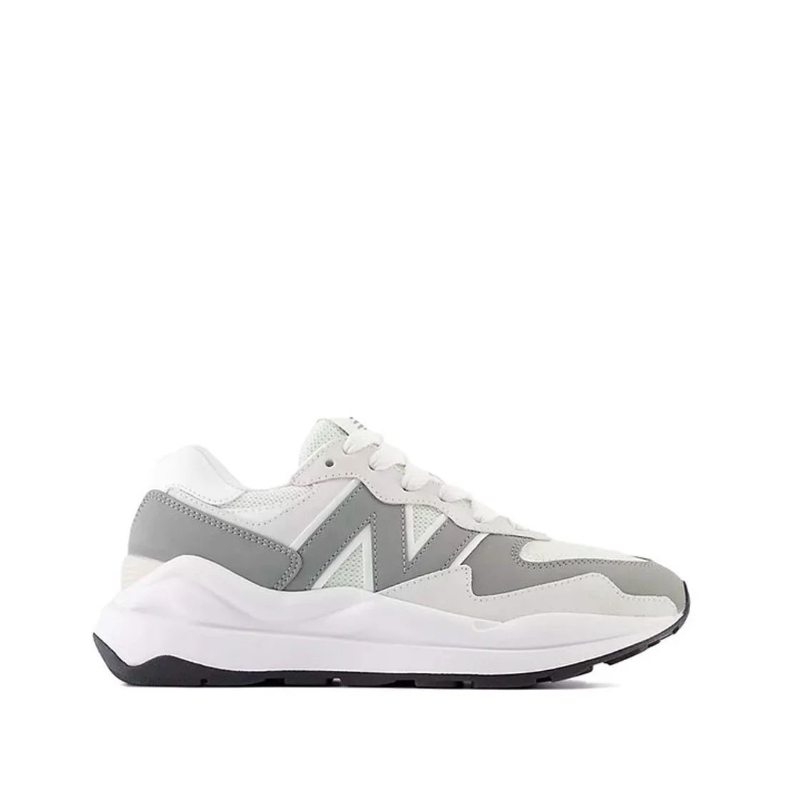 NEW BALANCE Female Adult Women 6 W5740SVD Grey White | Walmart (US)