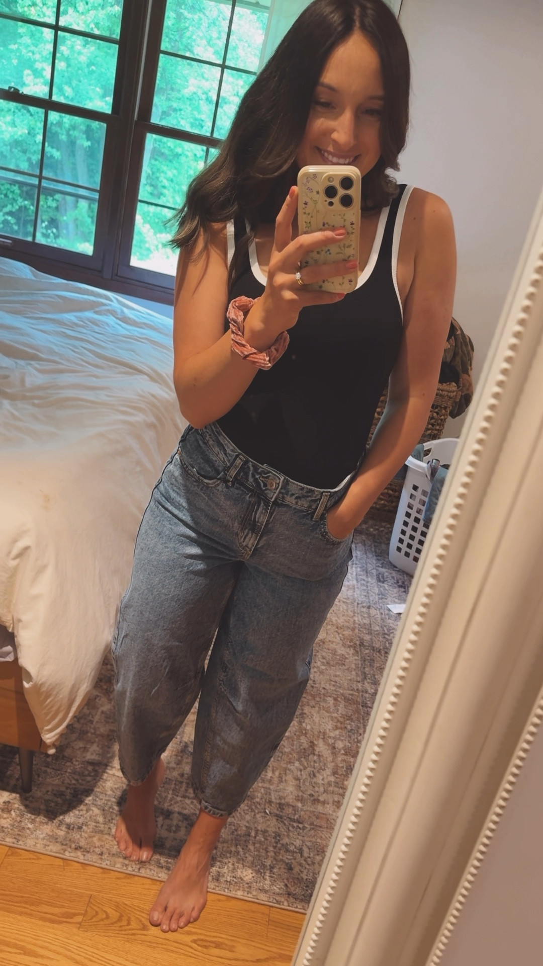 barrel jeans with a casual tank✨