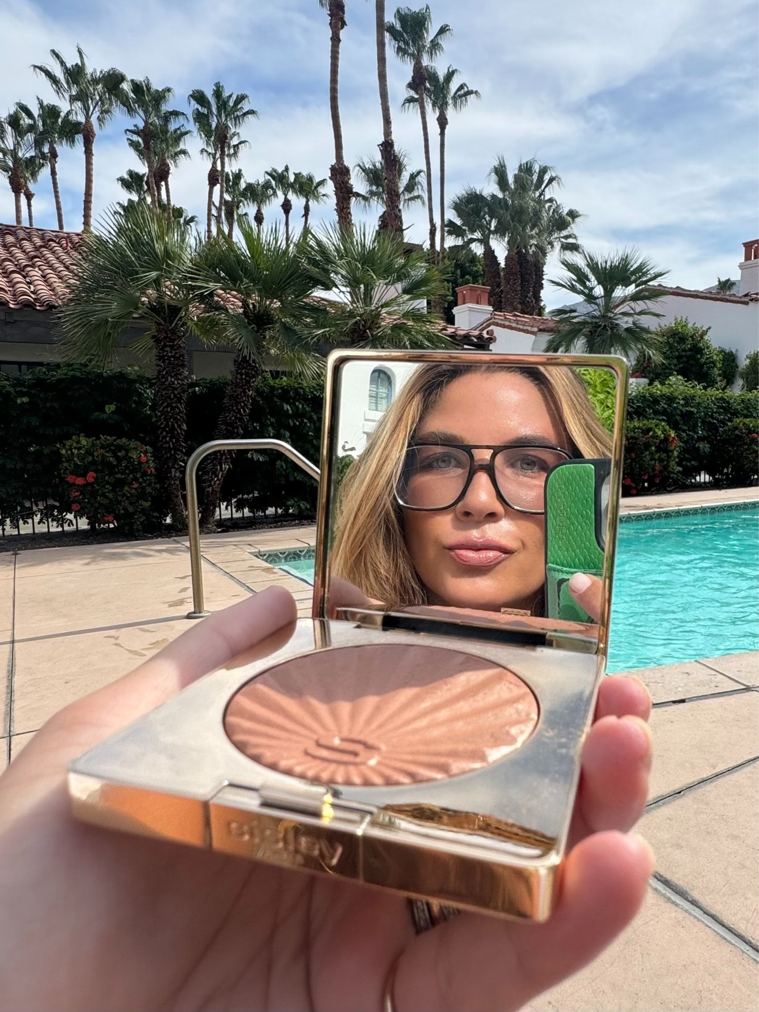 Favorite bronzer for life 🌞 Perfect tan hue, zero orange tones or powdery finish💎

#LTKdayinmylife #LTKTravel #LTKBeauty