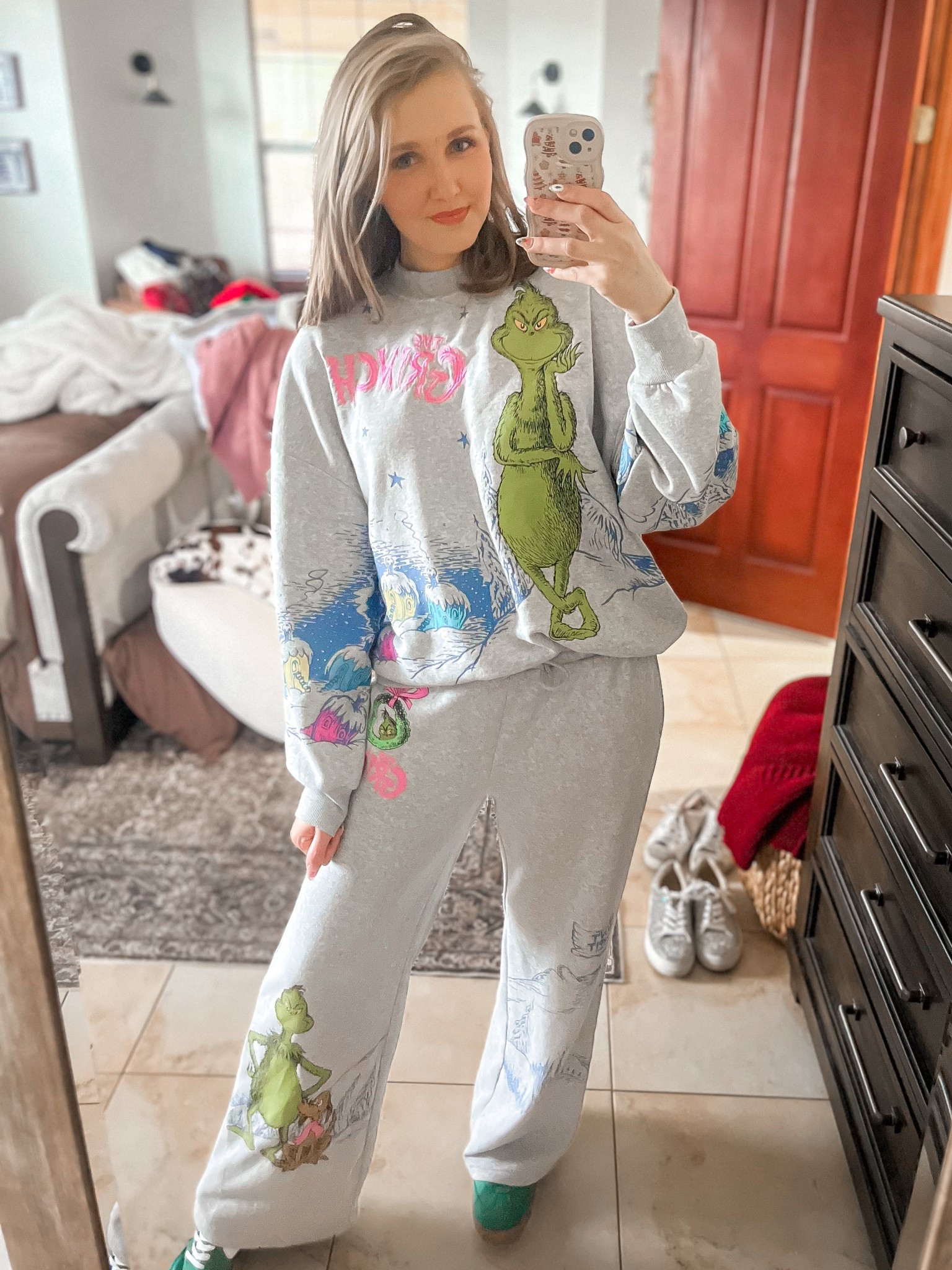 Mama OOTD Grinch style 

#LTKmomlife #LTKootd #LTKHoliday