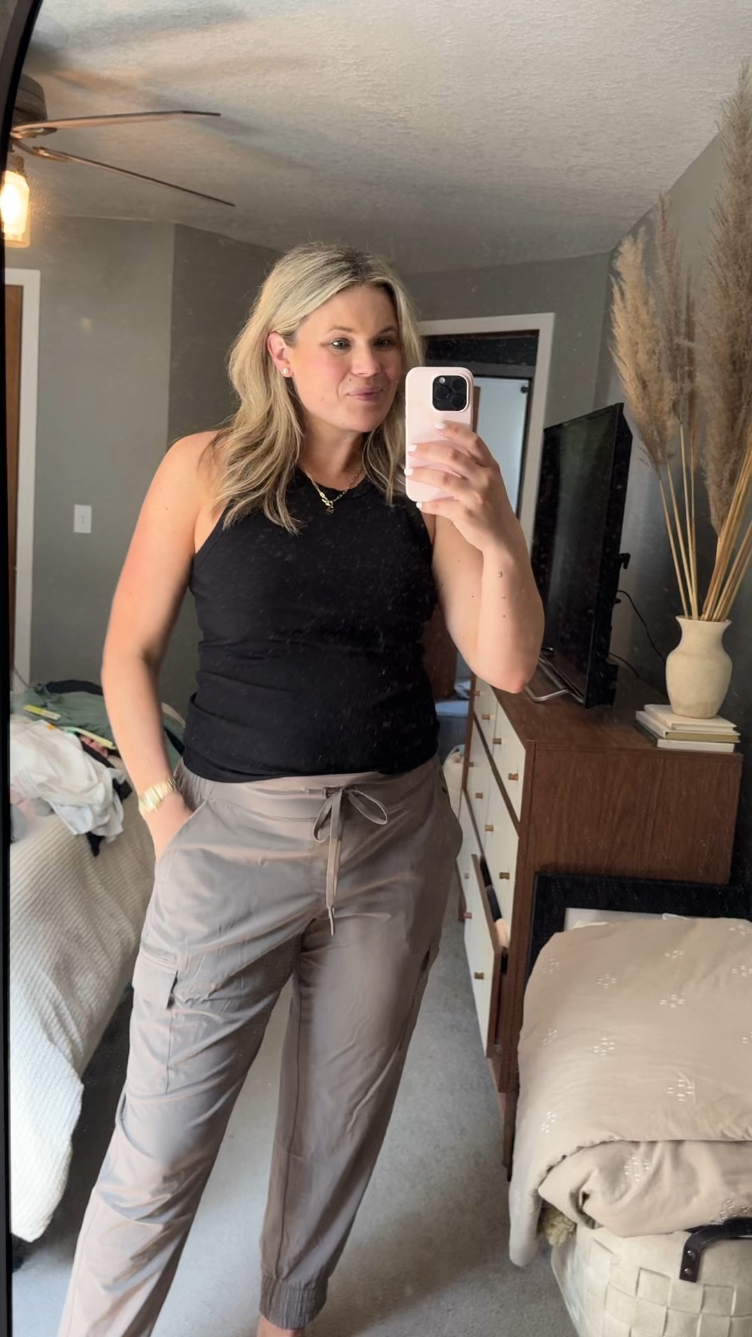 Light and breezy joggers. I swear these are even better in person & so affordable!