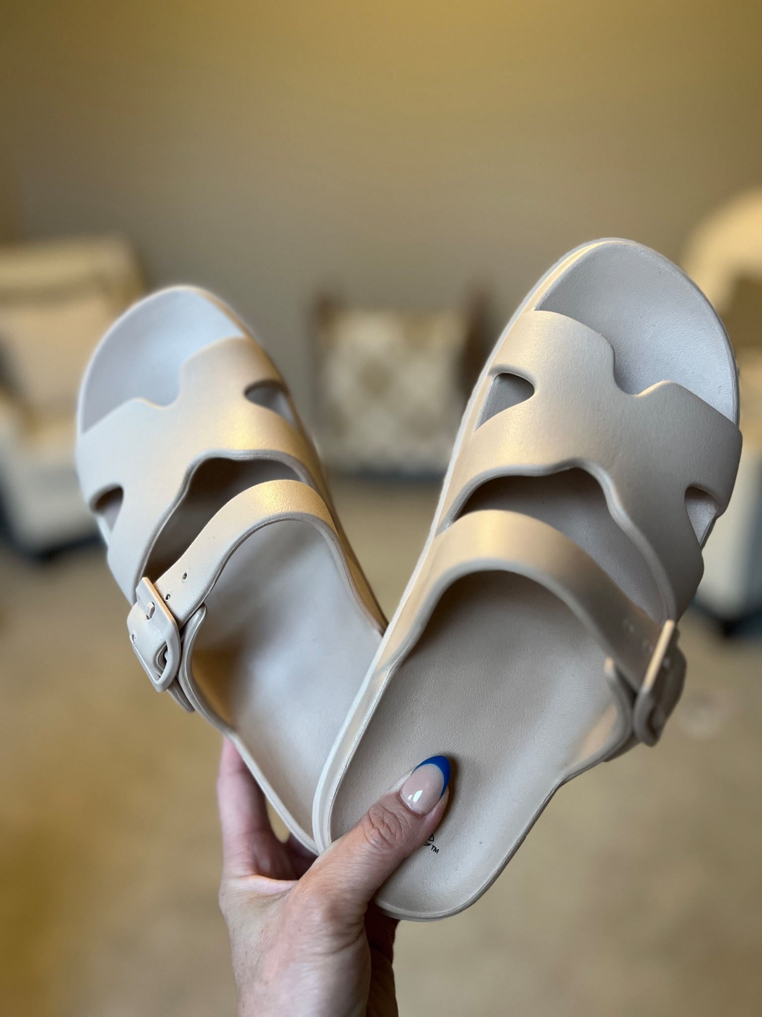 Great Spring Break/Beach shoes! Comes in other colors and on sale!



#LTKSaleAlert #LTKShoeCrush #LTKSwim