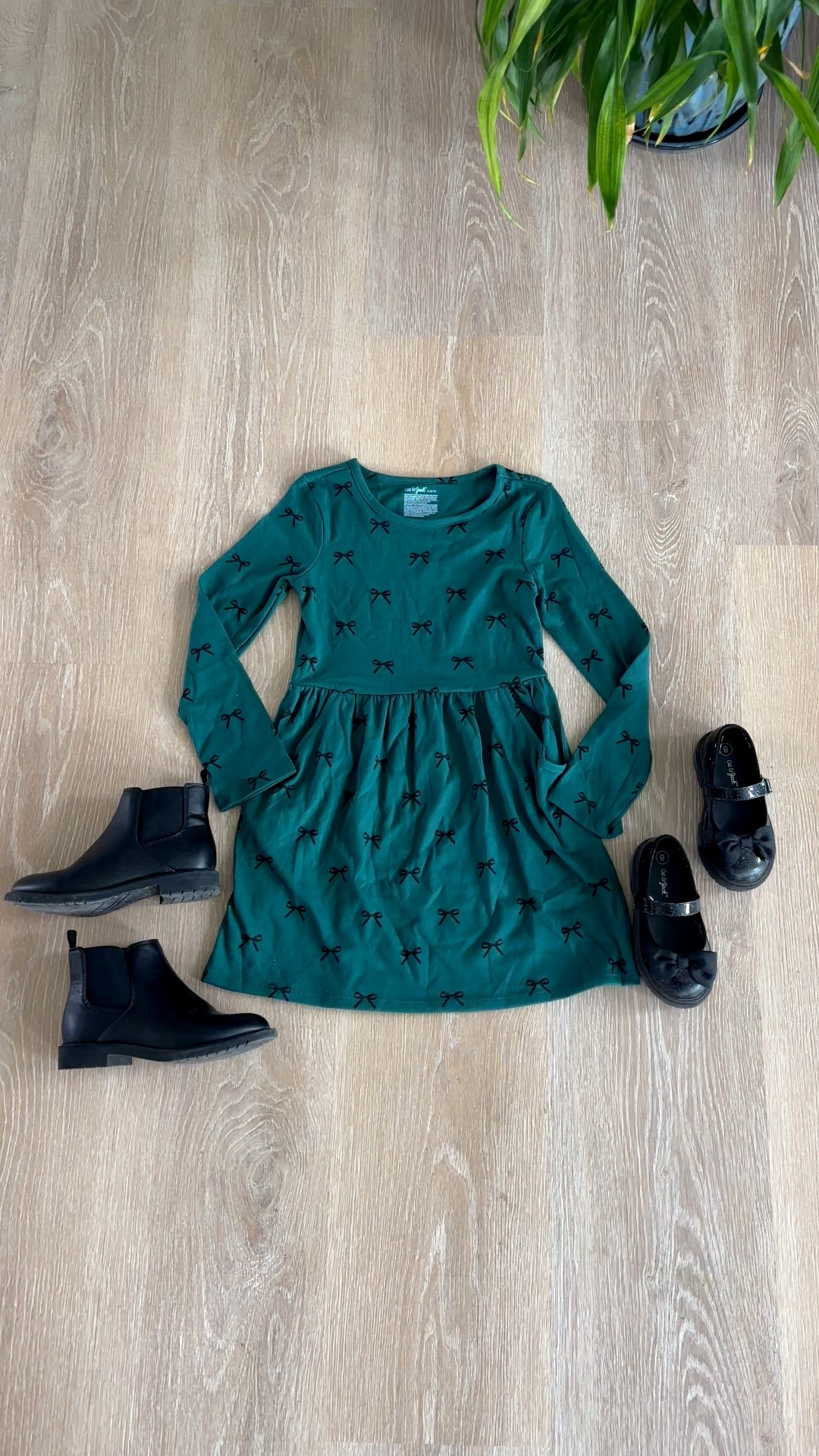 Girls' Long Sleeve Bows Printed Knit Dress 🎀
This sweet little dress is perfect for fall! It looks so cute paired with black Chelsea boots for a trendy vibe or classic Mary Janes for a timeless look. 🍂🖤
#KidsStyle #LTKKids #GirlsFashion #MiniStyle #FallOutfit #OOTD #MomFinds #LTKFamily #ToddlerFashion #BackToSchoolStyle #KidsWardrobe #FallKidsStyle #LTKFallFashion

#LTKFindsUnder50 #LTKSeasonal #LTKKids