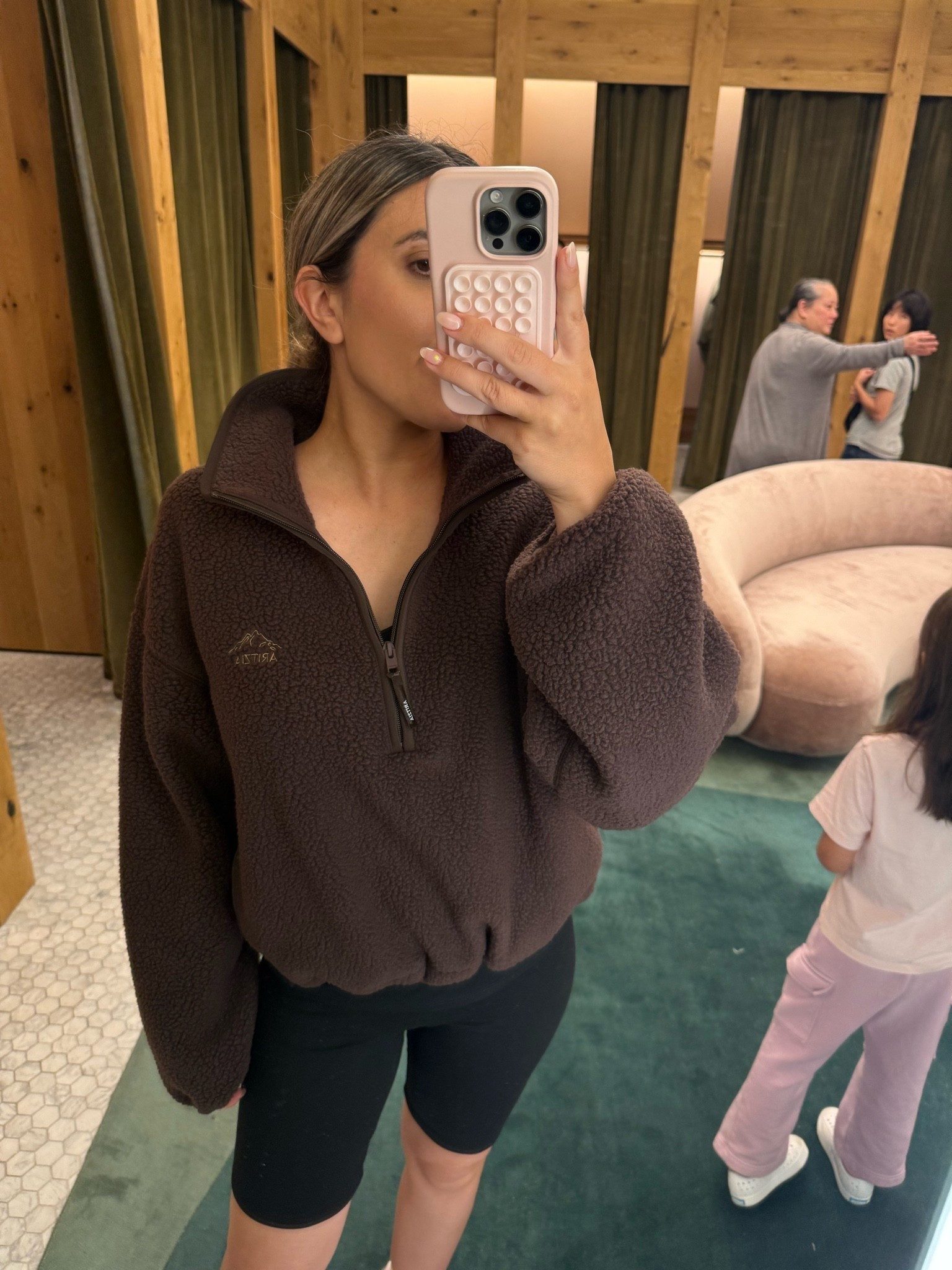 Aritzia polartec cropped brown quarter zip

#LTKfall #LTKcanada
