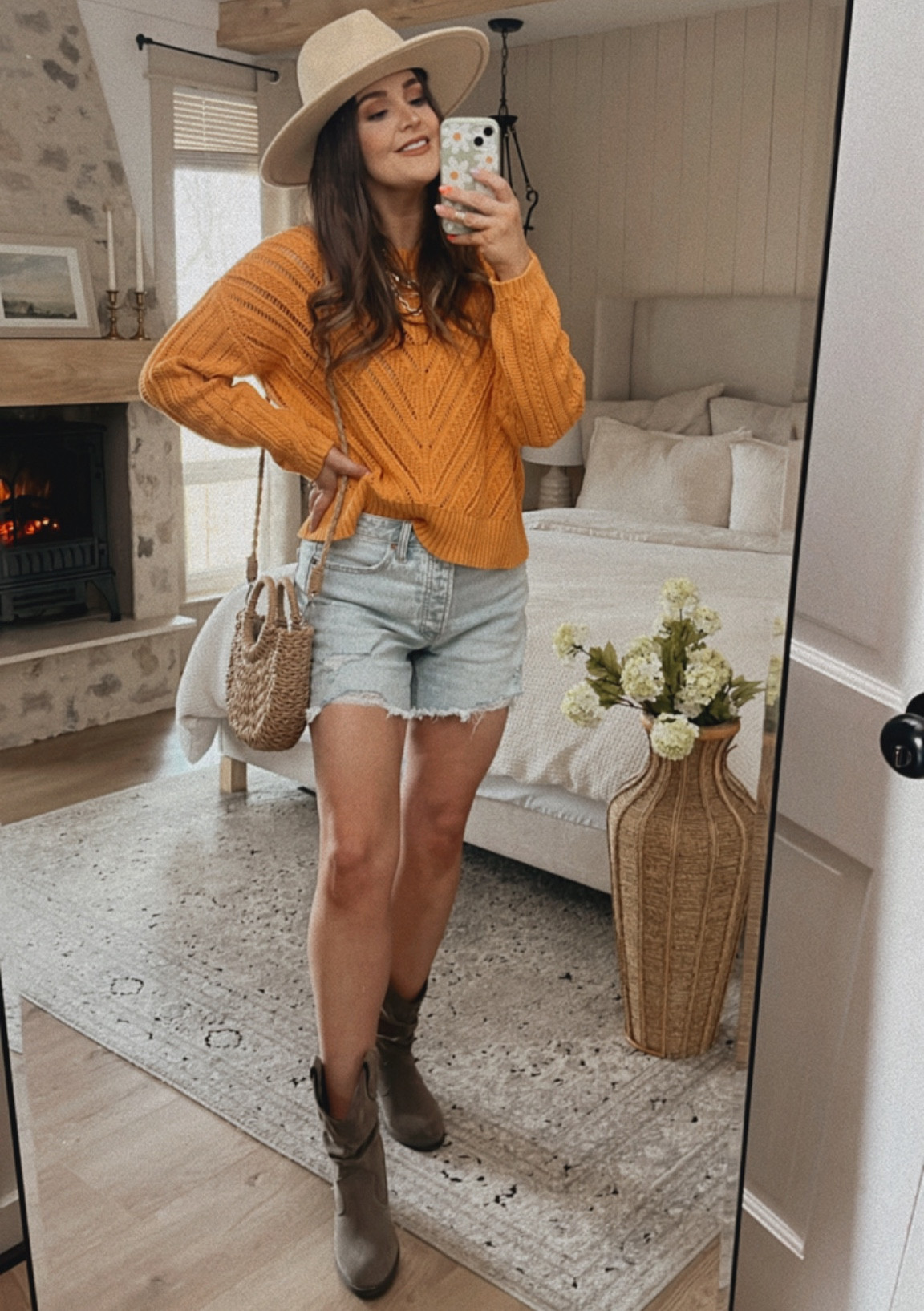 Casual summer outfit | cozy summer outfit | old navy orange chevron top | old navy jean shorts

I’m 5’6 | 128-130ish pounds
Wearing size M in top (wish I bought a L for a more oversize fit)
Size 4 in jean shorts they are true to size!