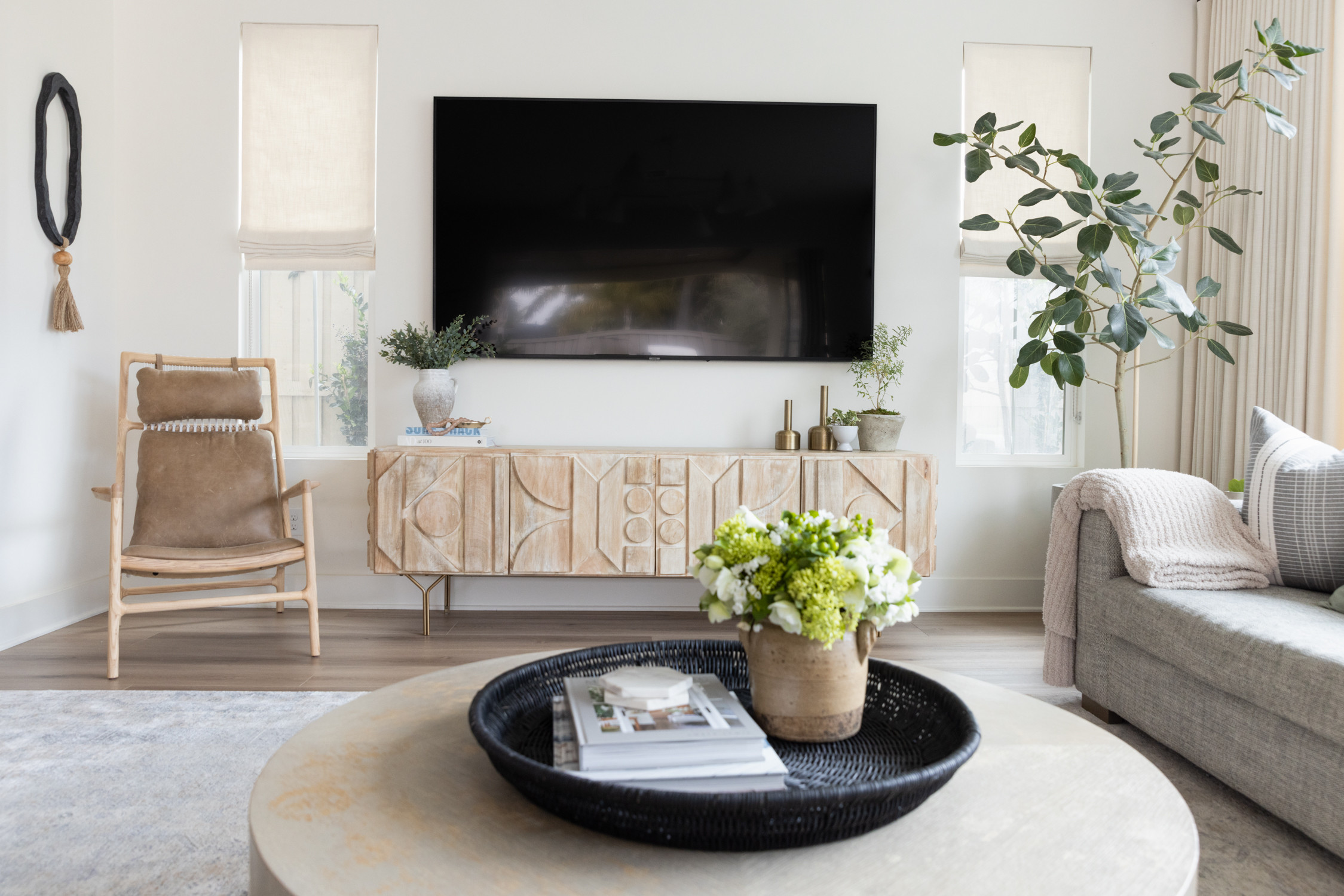Coastal Living Room Design & Styling! 

Coffee Table Styling
Media Credenza
Living Room Design

#LTKHome #LTKStyleTip #LTKFamily