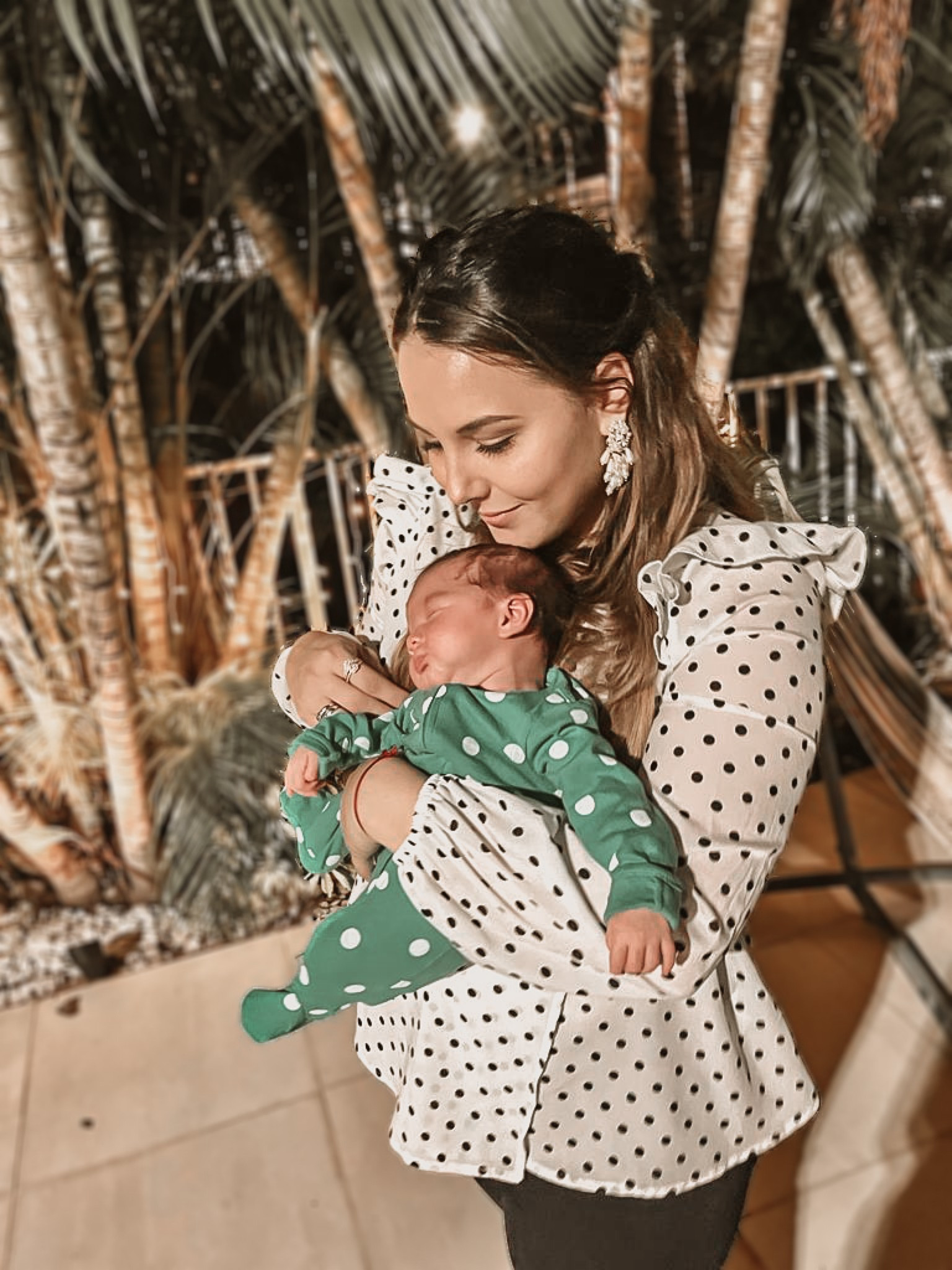First outing outfit 🥰❤️  Oliver’s body is on sale and my blouse fits pregnant and postpartum bodies 😍

Blouse: size M (normally an S but c-section, postpartum body and big boobs changed my size! 😅)

Oliver’s body: NB size (and on sale!)

#LTKfamily #LTKbaby #LTKunder50