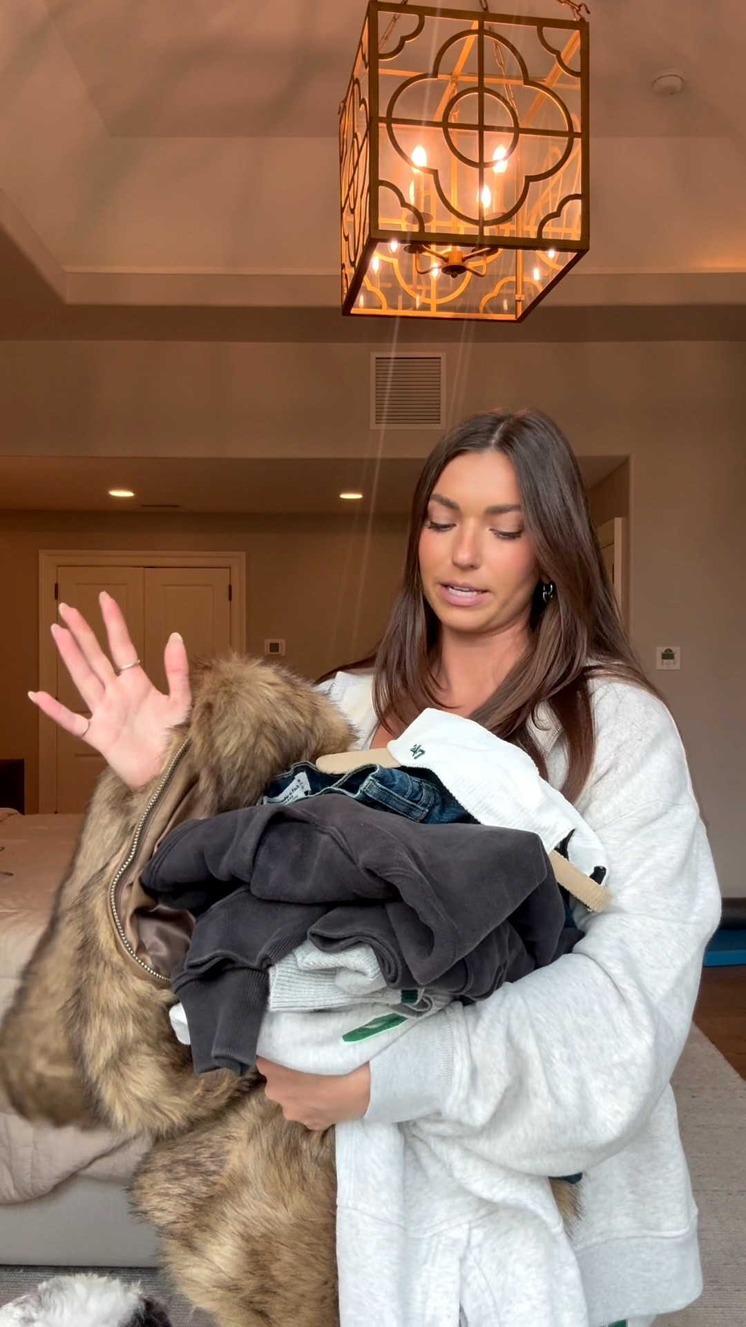 #AbrecrombiePartner 
Shop my warm and cozy Game Day looks!
#ad @Abercrombie


#LTKFindsUnder100 #LTKCyberWeek #LTKHoliday