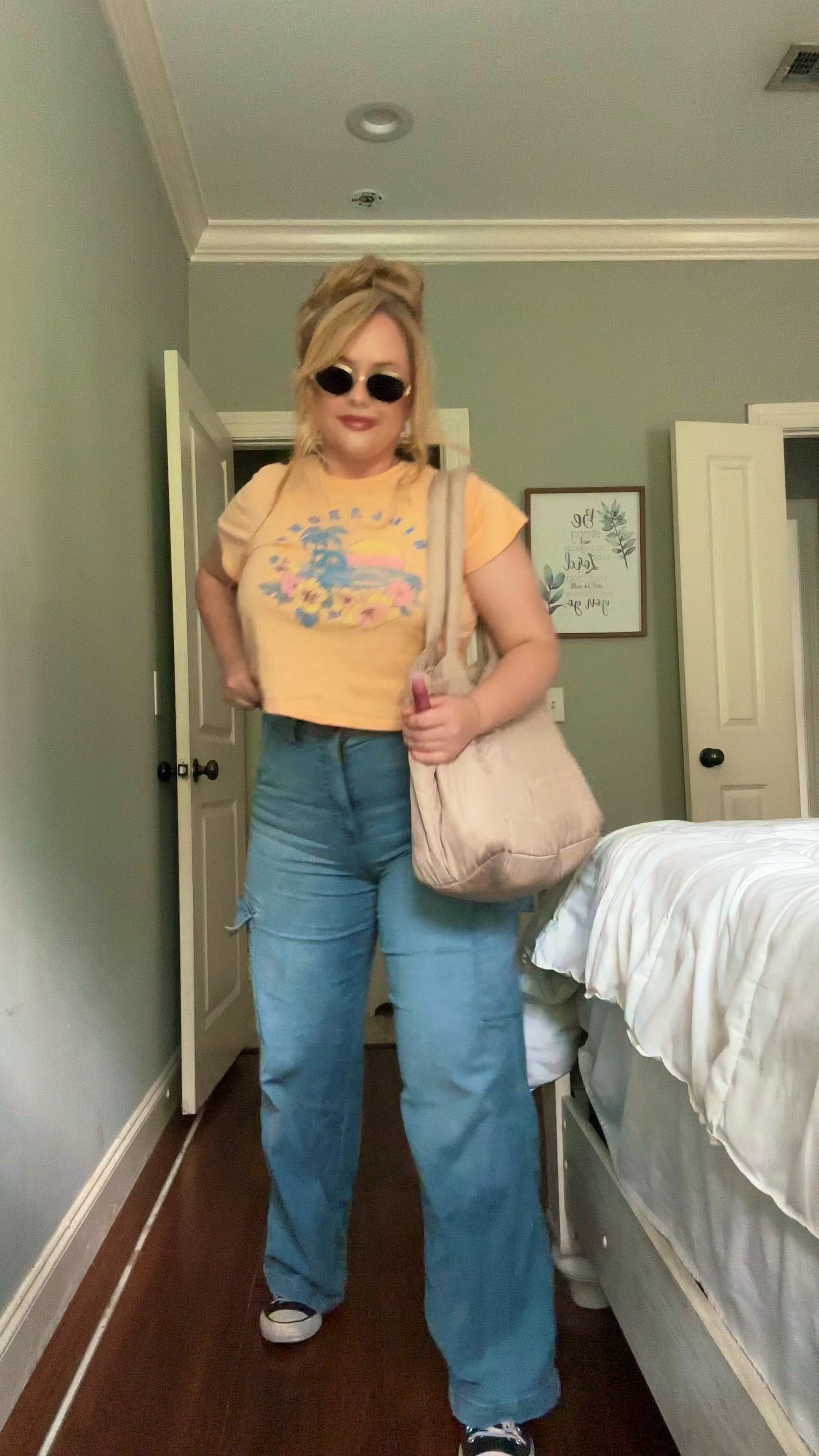 the only cargo jeans I’ll wear 🦋🤍 



Cargo pants. Cargo jeans. Graphic tee shirt  

#LTKStyleTip #LTKFindsUnder50 #LTKSummerSales