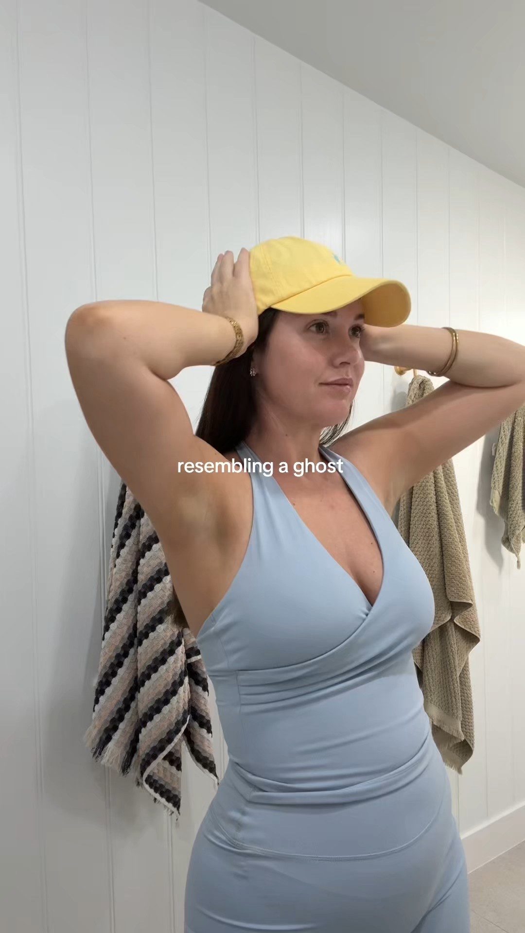 coloured activewear, black wfh outfit and beauty essentials 👟🖤🧴

#LTKbeauty #LTKworkwear #LTKfitness