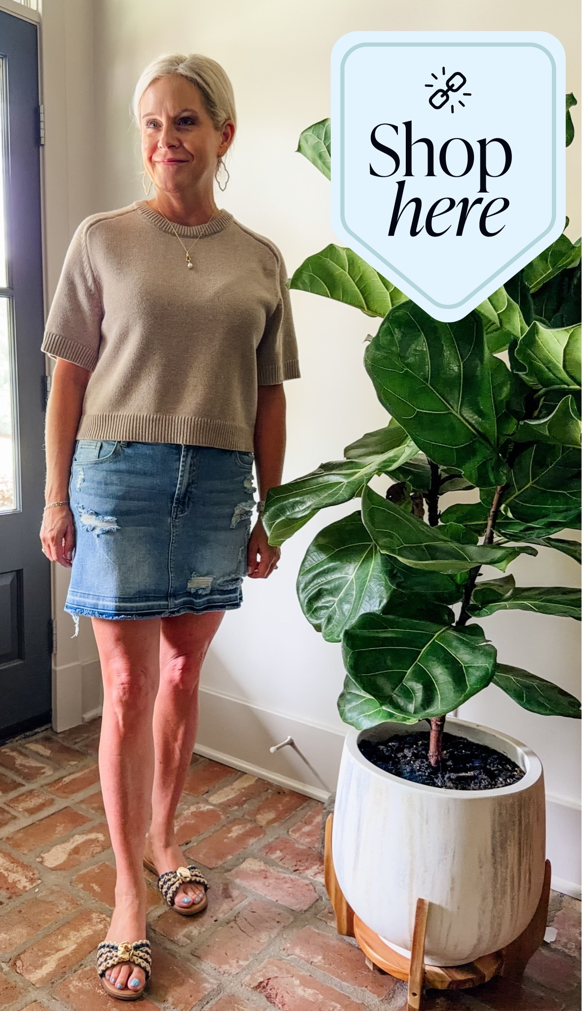 One of my favorite styling tricks? Mixing affordable finds with a few higher-end pieces. 

This summer outfit is the perfect example — styled pieces from Amazon, Abercrombie, Target, and Kendra Scott together to create a look that feels elevated without spending a fortune. 

You do NOT have to wear all designer or all expensive brands to look put together. 

Some of my favorite outfits are a mix of budget-friendly finds with a few staple pieces I love and wear on repeat. 

Linking this whole OOTD below. 

#ltkstyle #ootd #summerfashion #amazonfashion #targetstyle #abercrombie #kendrascott #affordablefashion #casualstyle #summeroutfit #fashionover40 #everydaystyle #styleinsp

#LTKootd #LTKgrwm #LTKmomlife