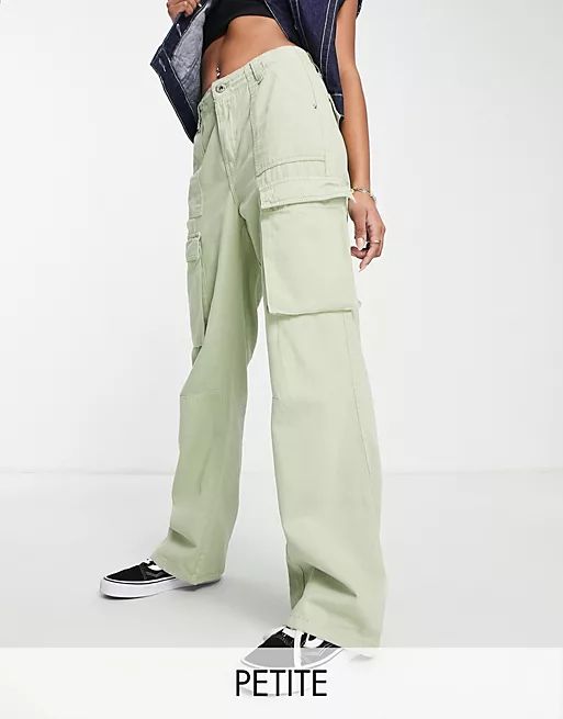 Bershka Petite straight leg cargo trouser in khaki | ASOS (Global)