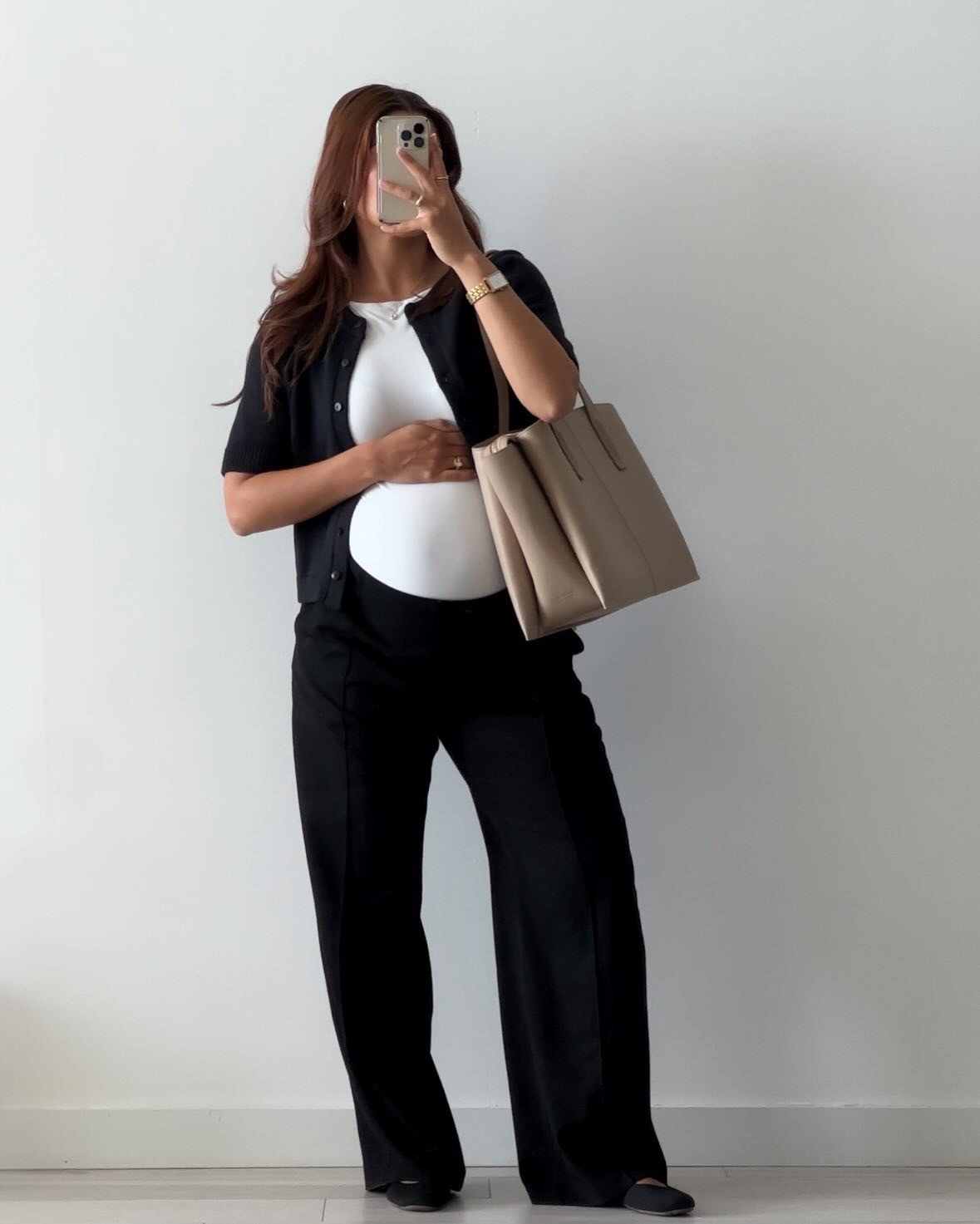 bump friendly workwear ootd —

making the absolute most out of these @gap pants, they’re definitely my favorite office piece currently 😅 comfort and style!!

details:
top & cardigan- @abercrombie, s, linked
pants - @gap, s, linked 
shoes - @rothys, 8, linked
bag - @frejanyc paloma tote, linked 

items linked on @shop.ltk 

#workwear #maternity #bumpstyle #officeoutfit