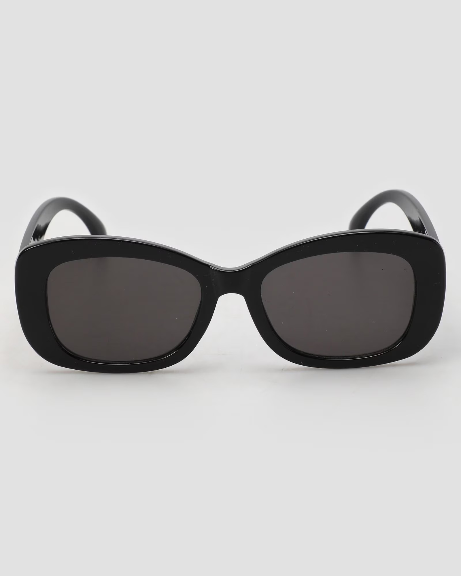 Óculos de sol feminino retangular vintage preto | Riachuelo | Riachuelo (BR)