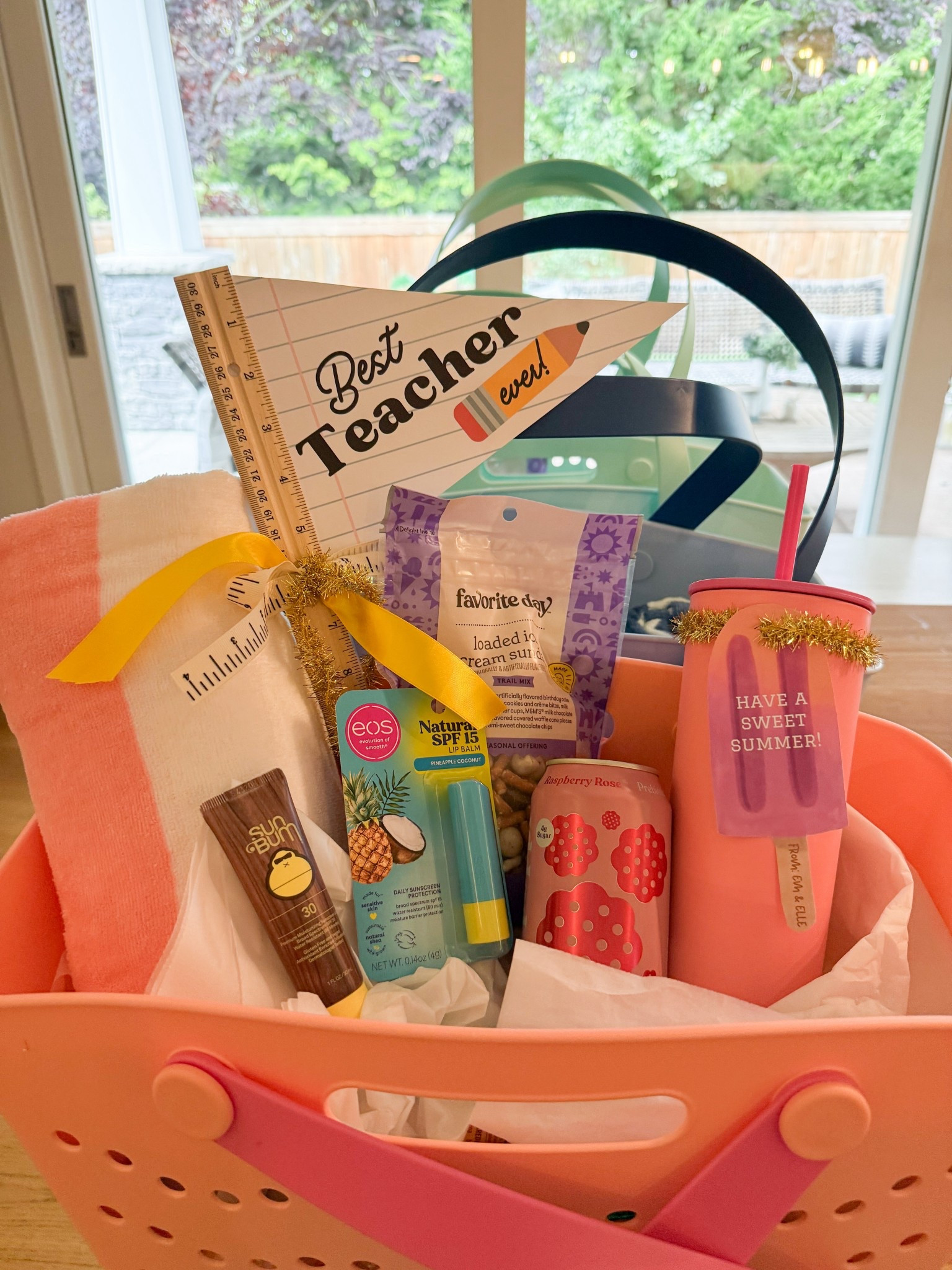 Teacher Summer Gift Basket

Last Day of School Gift
Teacher Gift
Summer Gift Ideas

#LTKSummerEdit #LTKGiftGuide 

#LTKFindsUnder50