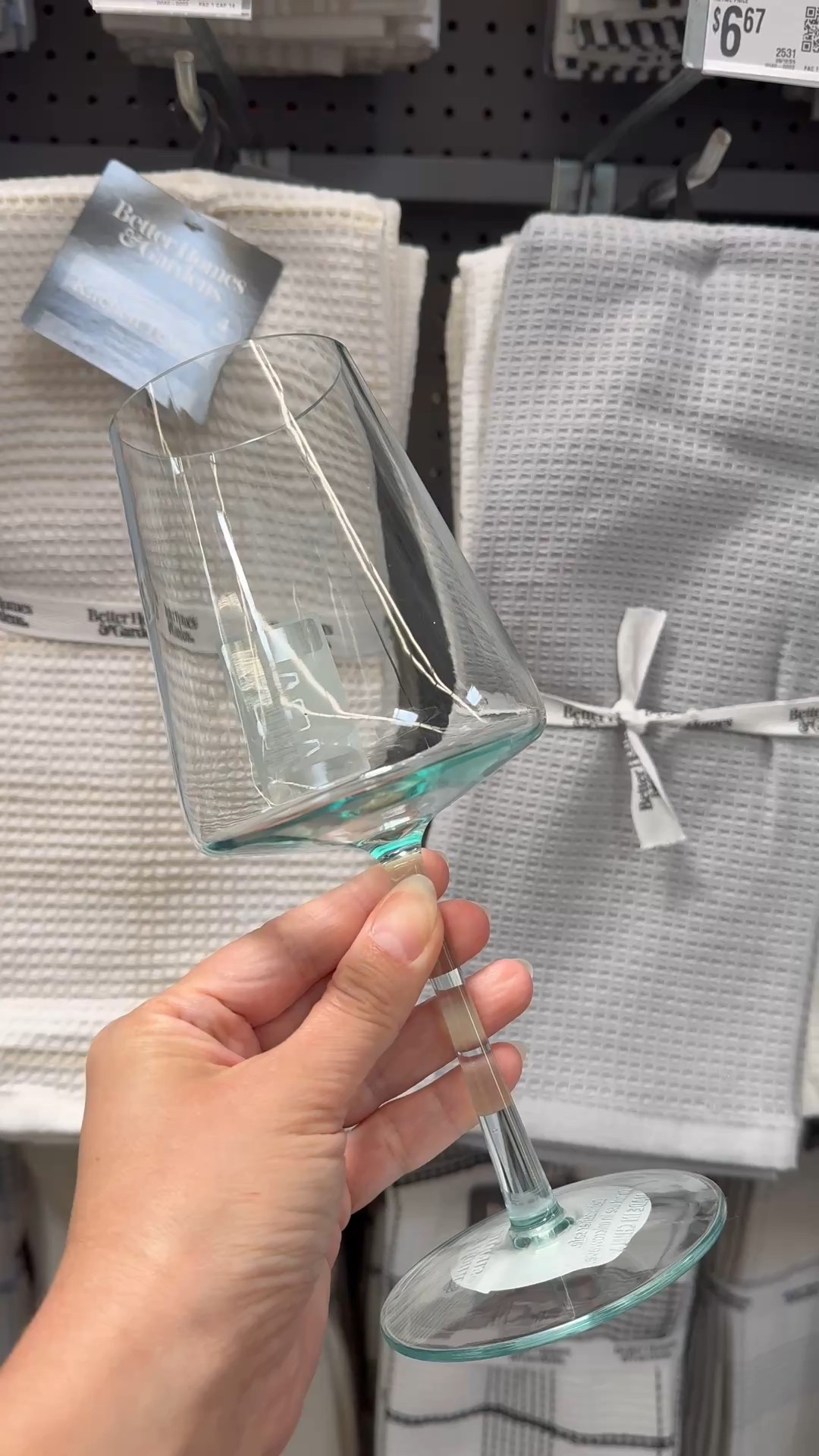 Yet another dupe for a fab acrylic wine/ sangria glass! Love these for summer cocktails- under $4!