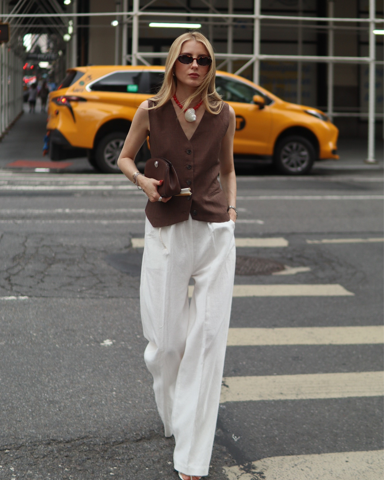 White linen pants styling

#LTKuk #LTKsummer