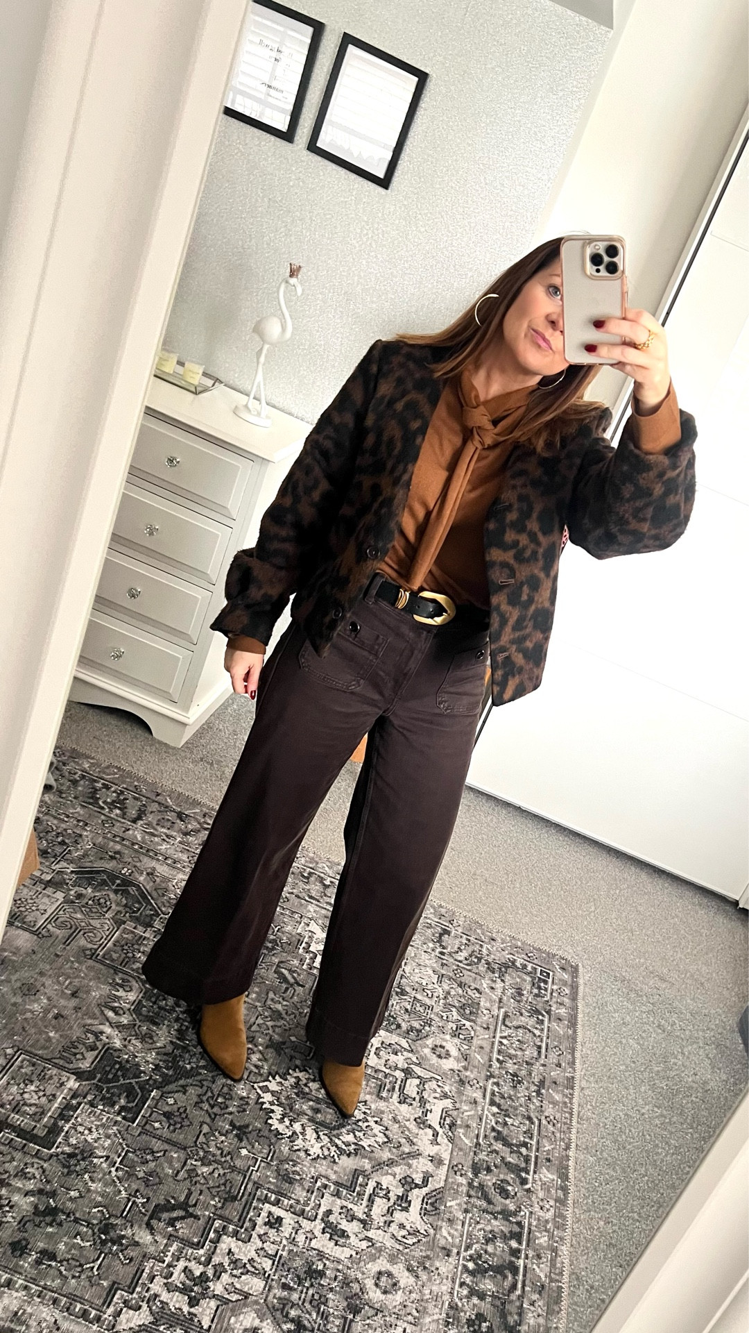 Chic autumn neutrals with a confidence boost 🍂
Cropped leopard jacket + tie-neck top + wide-leg cropped jeans = effortless style for everyday.
Flattering, comfortable, and full of personality - perfect midlife style made easy

I can’t tag the jacket - it’s here https://www.reserved.com/gb/en/jacket-with-animal-pattern-280ft-mlc

#LTKstyle #midlifestyle #over50fashion #autumnoutfit #leopardjacket #effortlessstyle #capsulewardrobe

#LTKover50style #LTKautumn #LTKuk