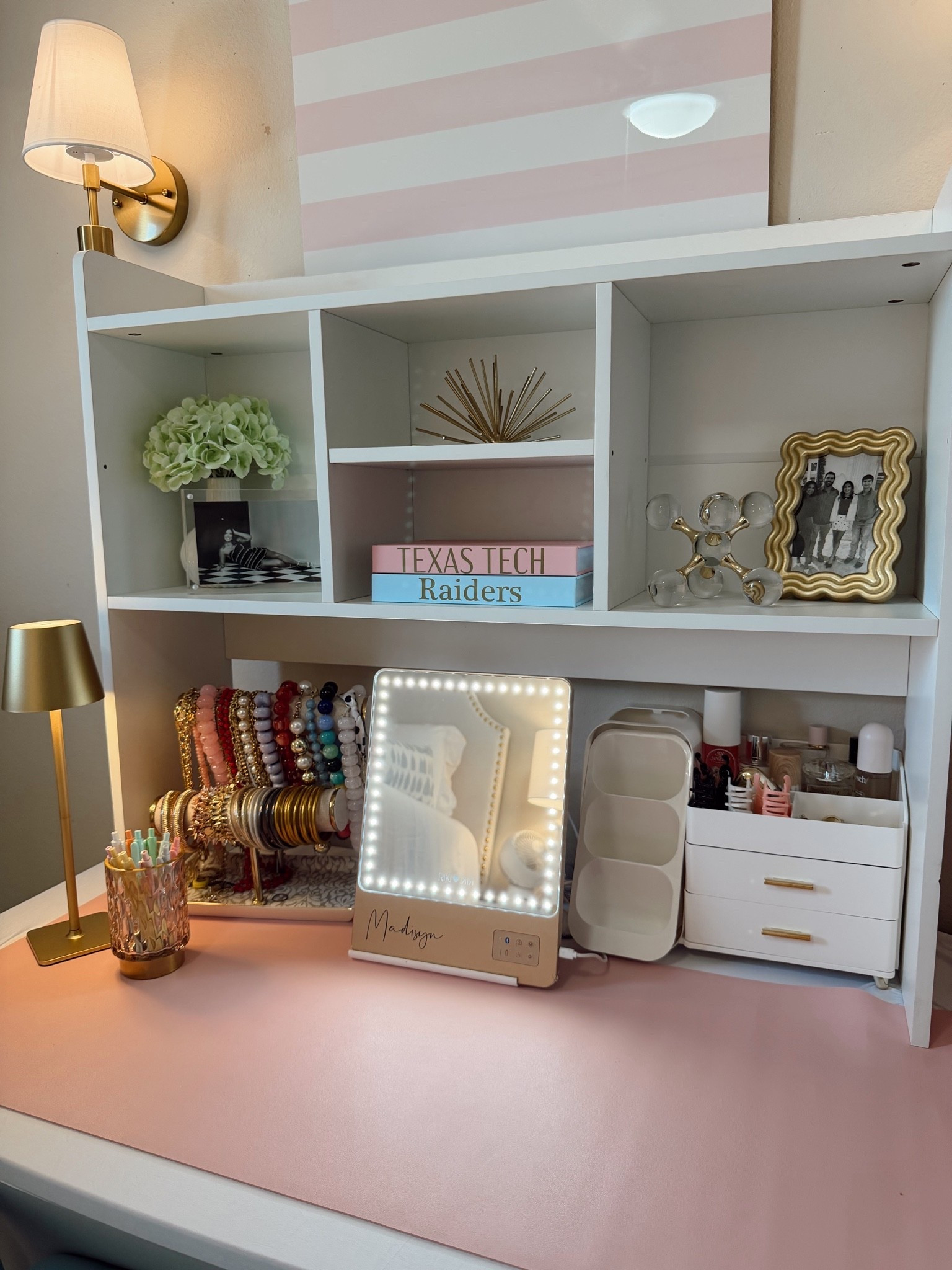 Dorm room vanity of my dreamsssss 💋

#LTKdayinmylife #LTKgrwm #LTKmomlife