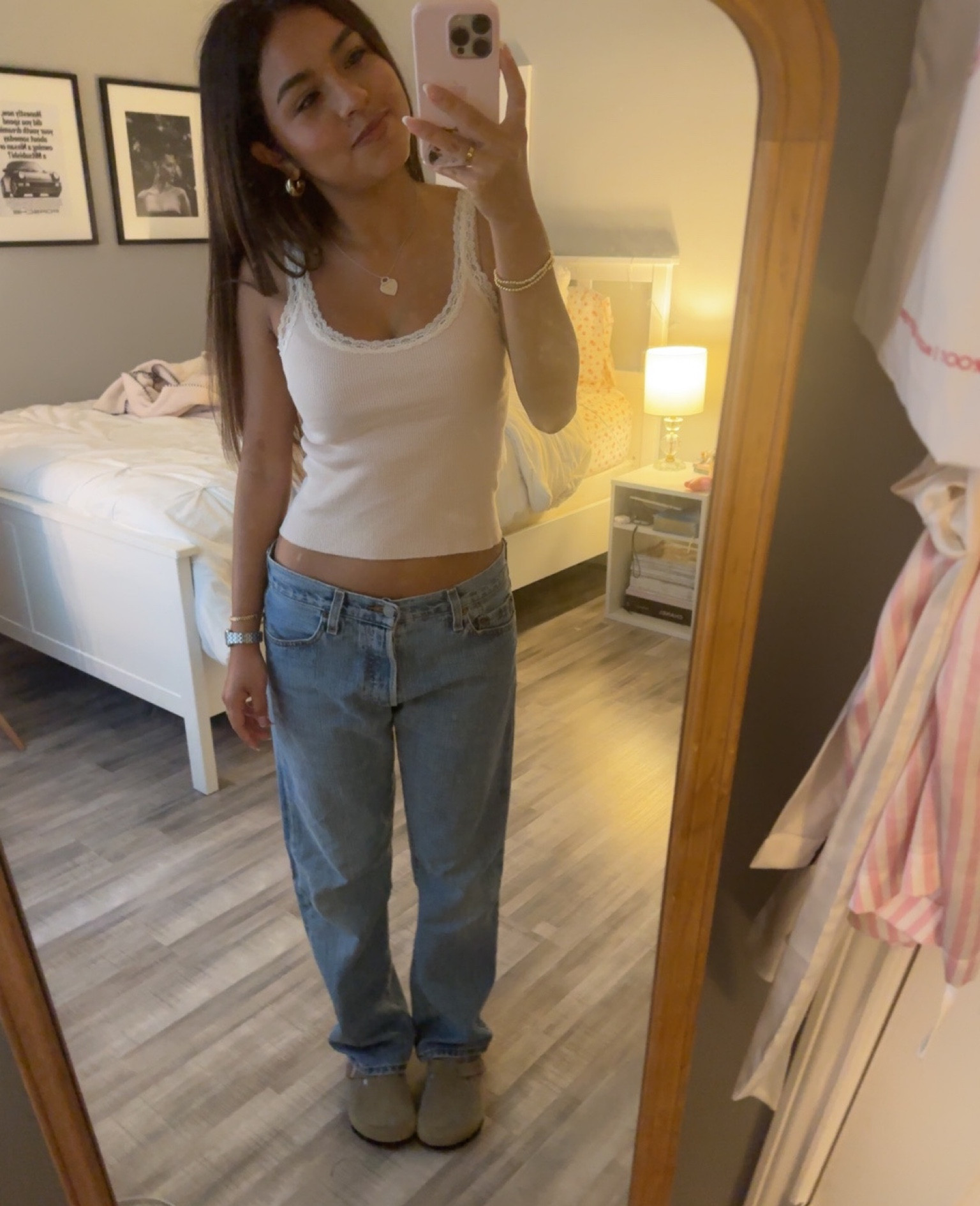 cute lil school ootd!!
Top - brandy Melville, beyonca lace tank
Jeans - vintage Levi’s from Depop
Shoes - Birkenstock Boston clogs size 36

Couldn’t find the link for the clogs & my jeans are second hand apologies for no links I promise I’m not gatekeeping!!