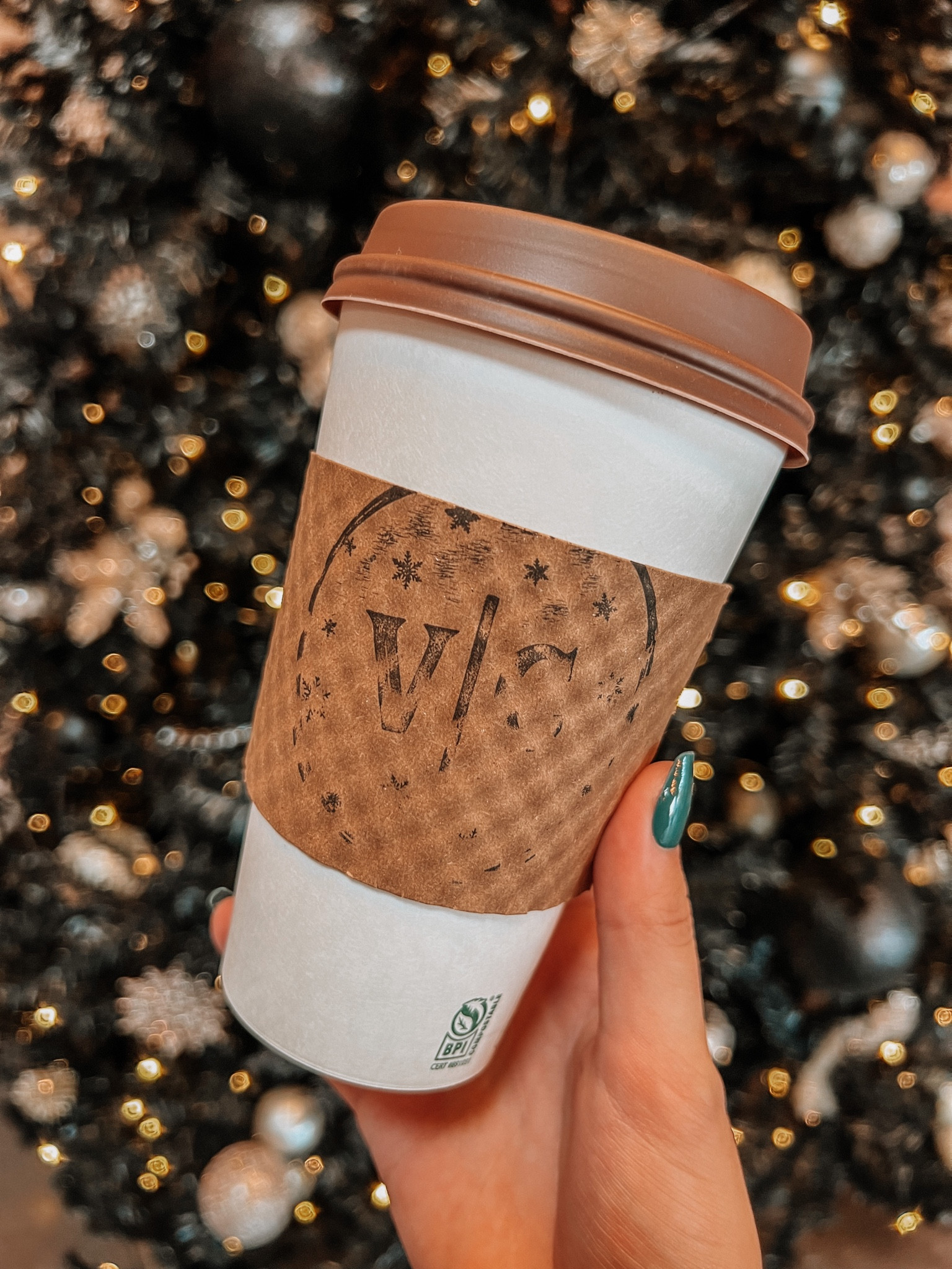 the perfect holiday press-on nails ✨

#LTKSeasonal #LTKHoliday #LTKunder50