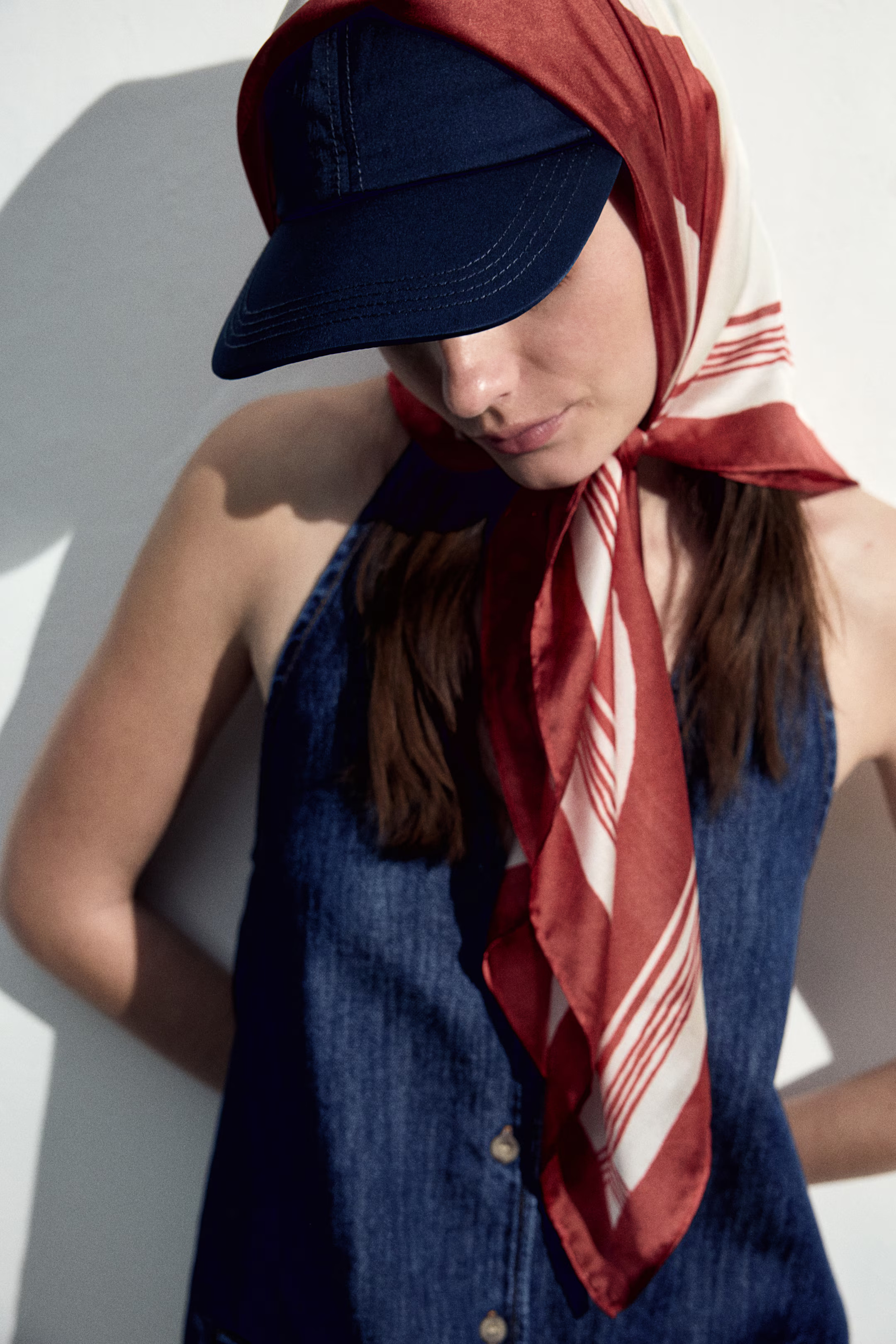 Panciotto in denim modello halter - Blu denim scuro - DONNA | H&M IT | H&M (FR, IT, ES, PT, BE)